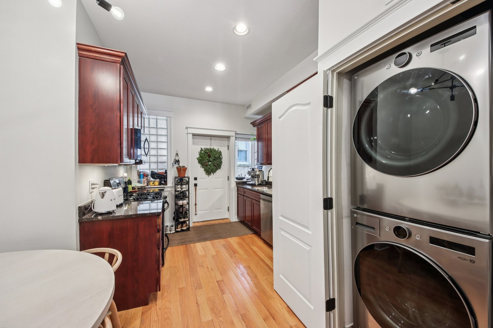 4134 N Kenmore Avenue Unit: 1