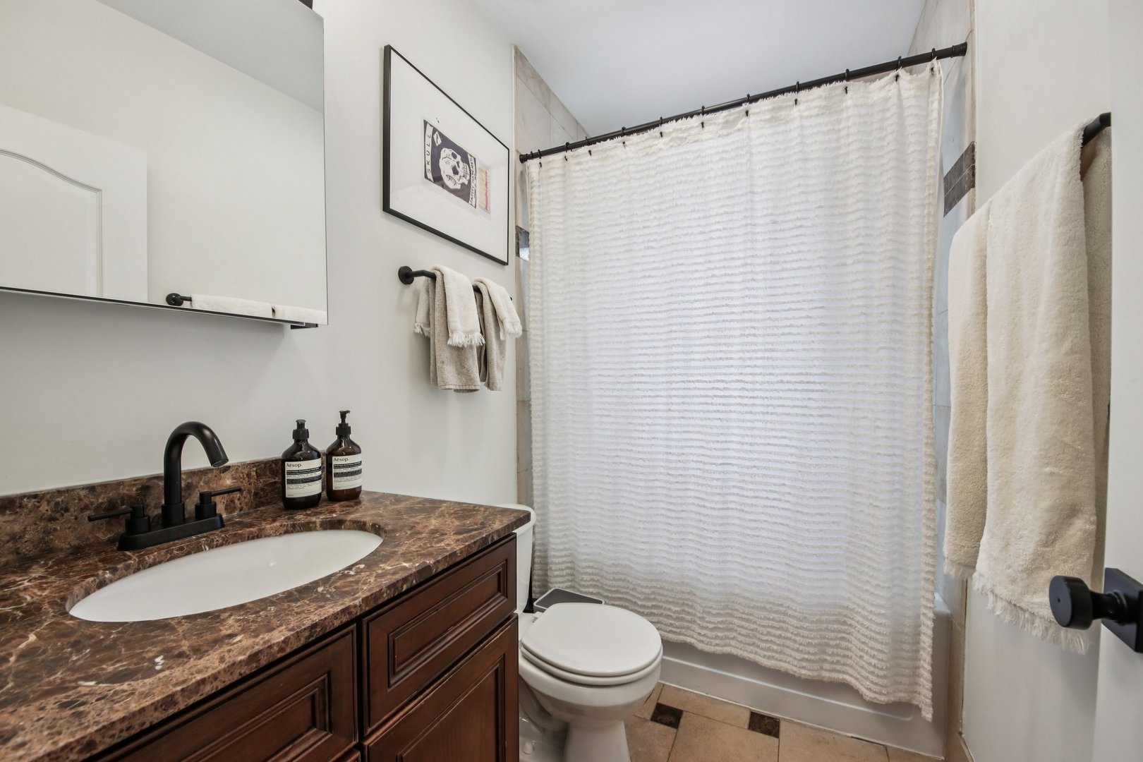 4134 N Kenmore Avenue Unit: 1