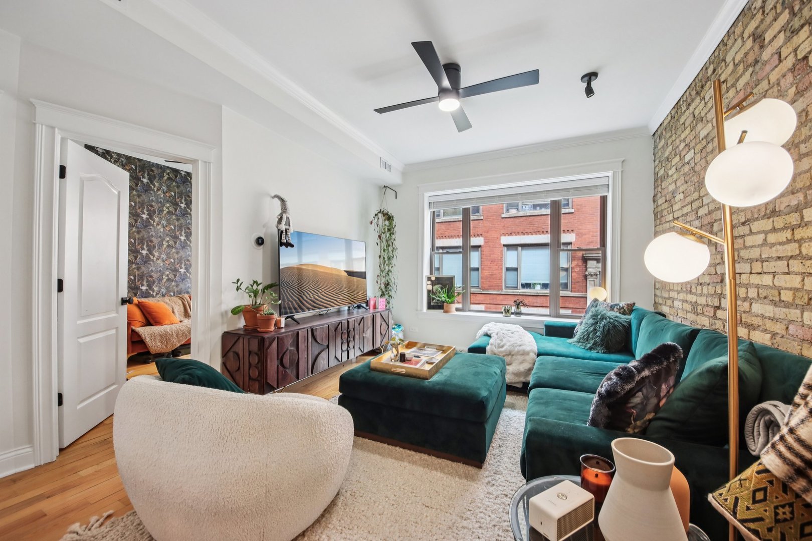 4134 N Kenmore Avenue Unit: 1