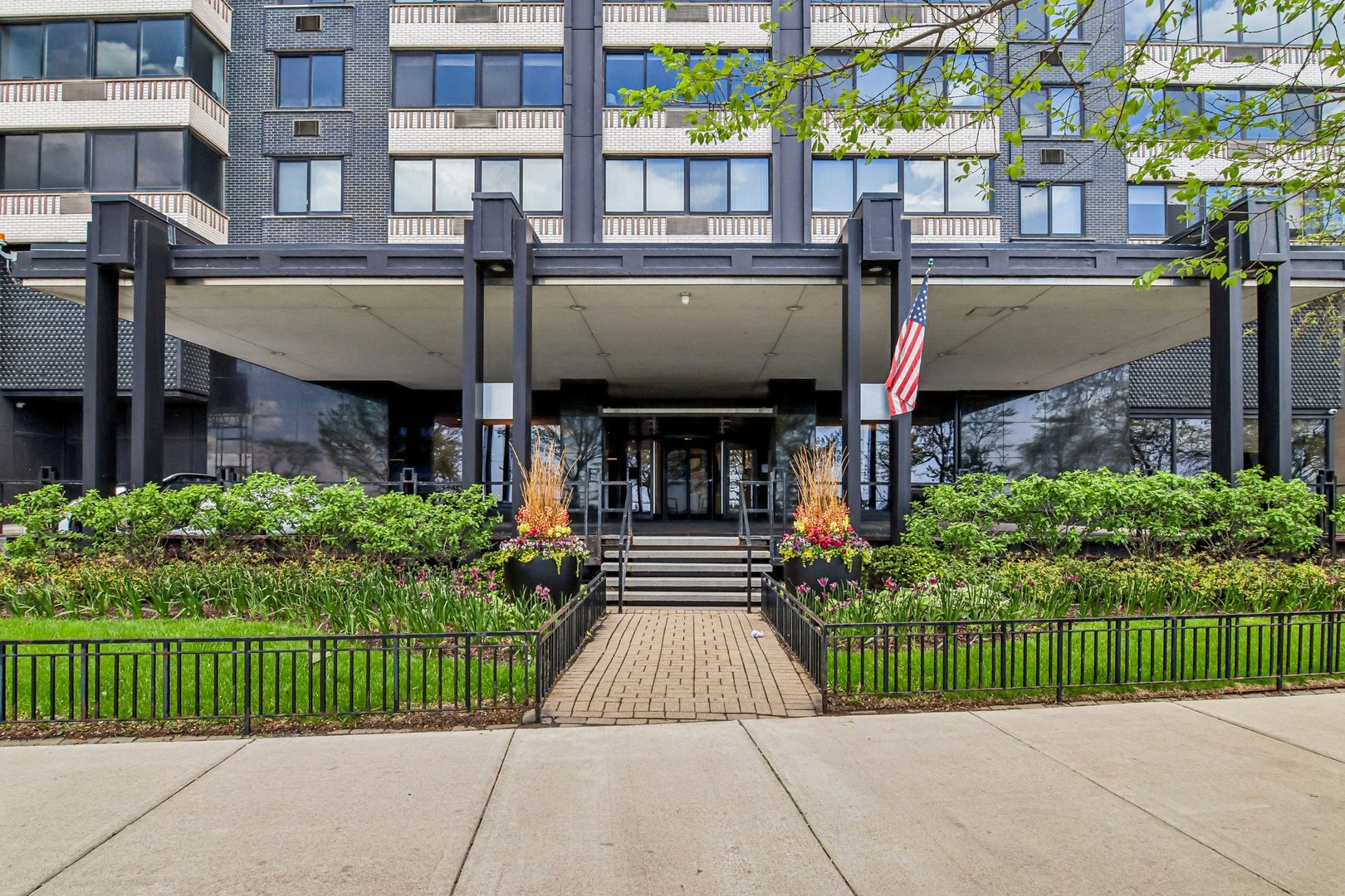1440 N Lake Shore Drive Unit: 8B