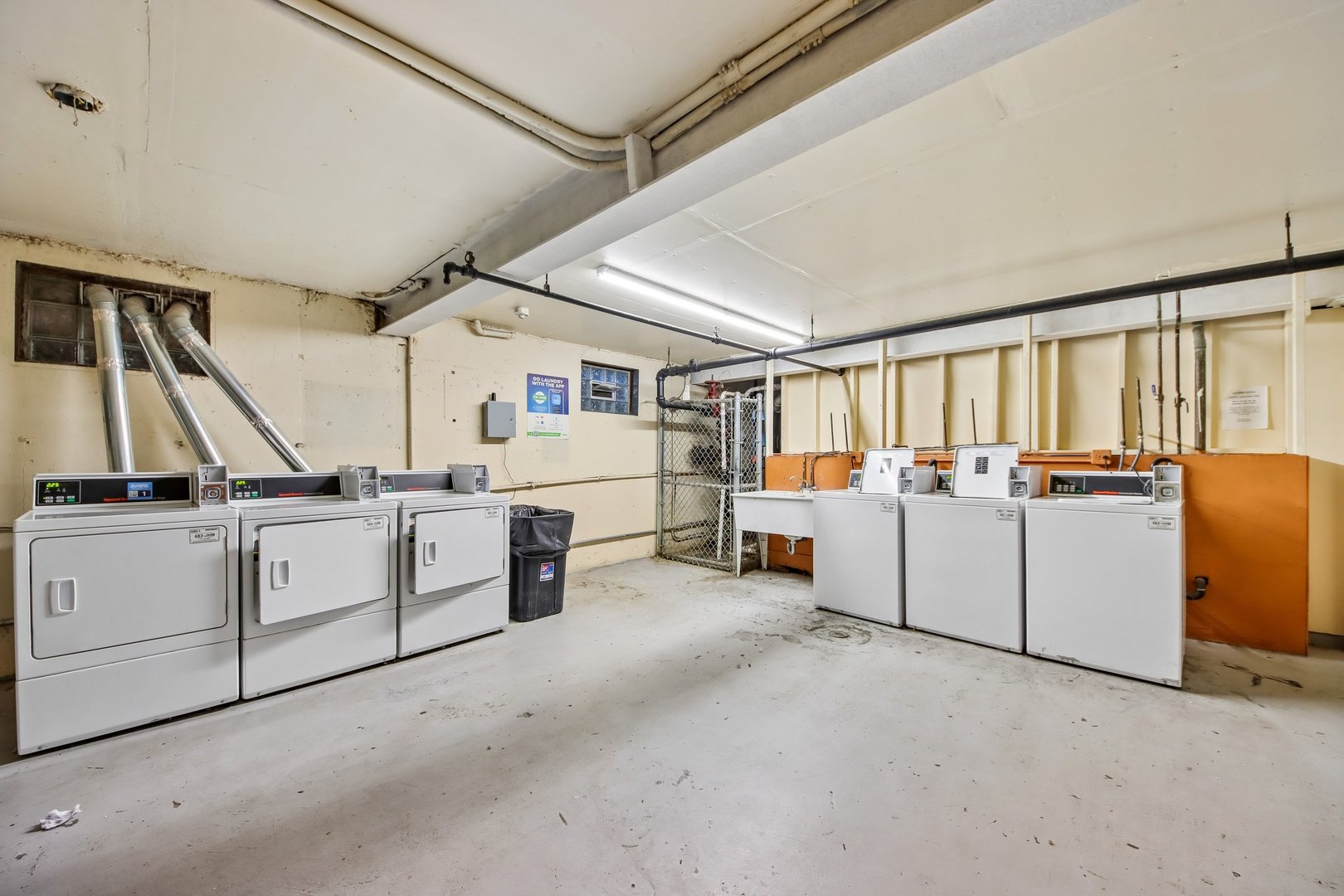 800 E Old Willow Road Unit: 208