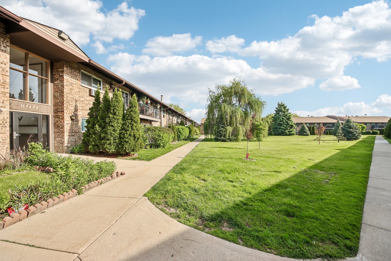 800 E Old Willow Road Unit: 208