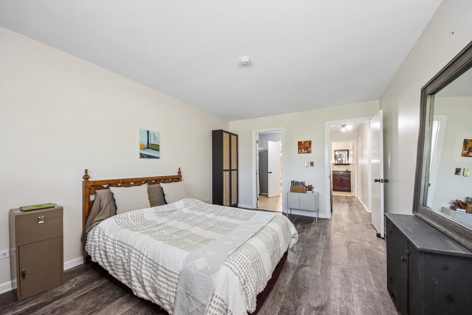 800 E Old Willow Road Unit: 208