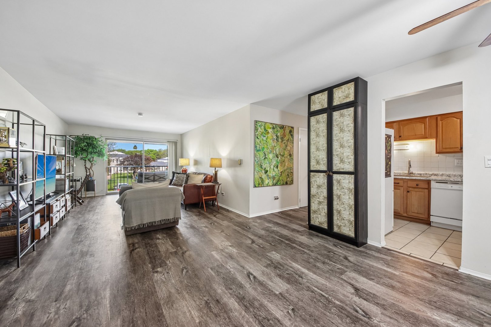 800 E Old Willow Road Unit: 208