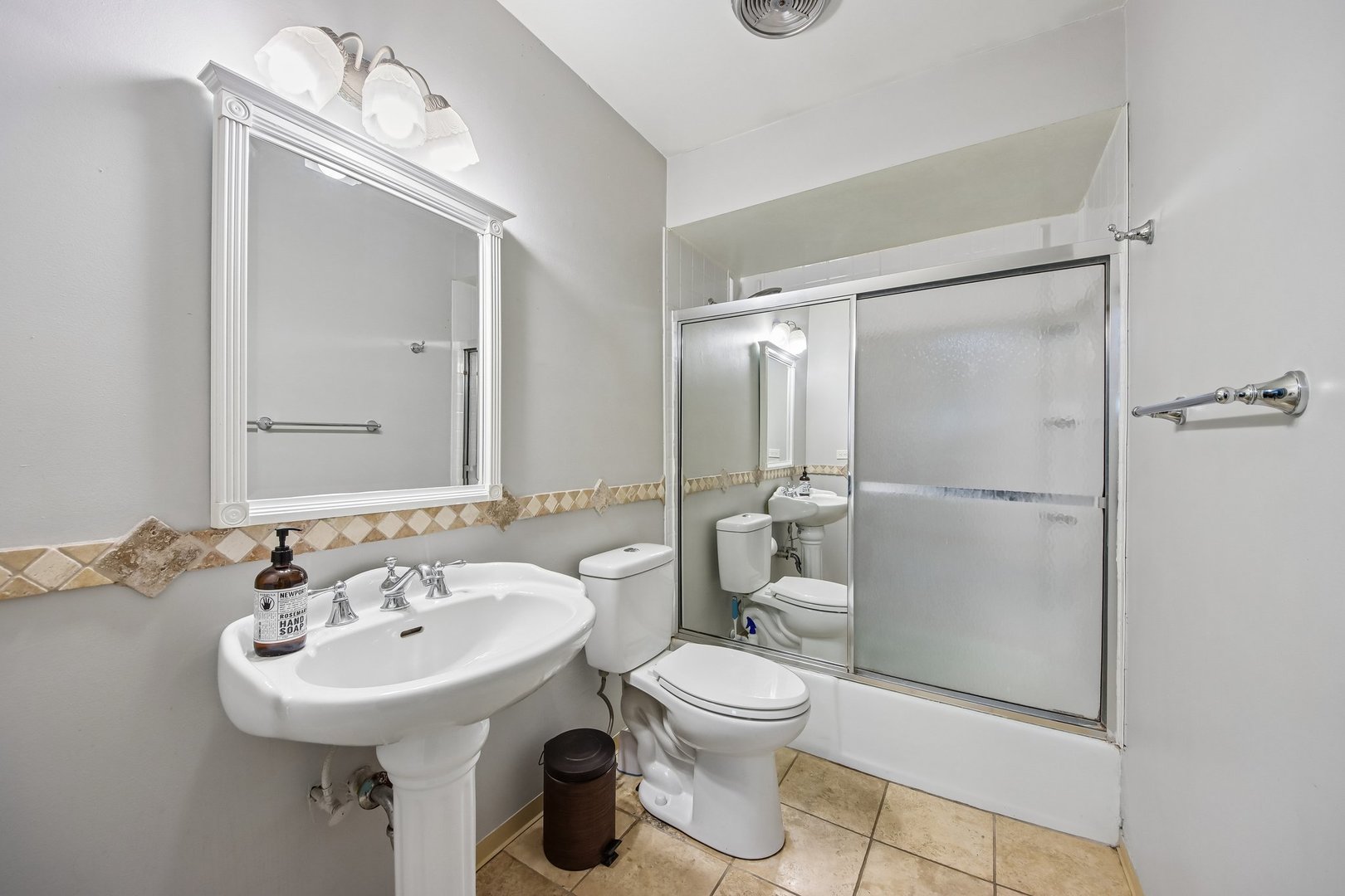800 E Old Willow Road Unit: 208
