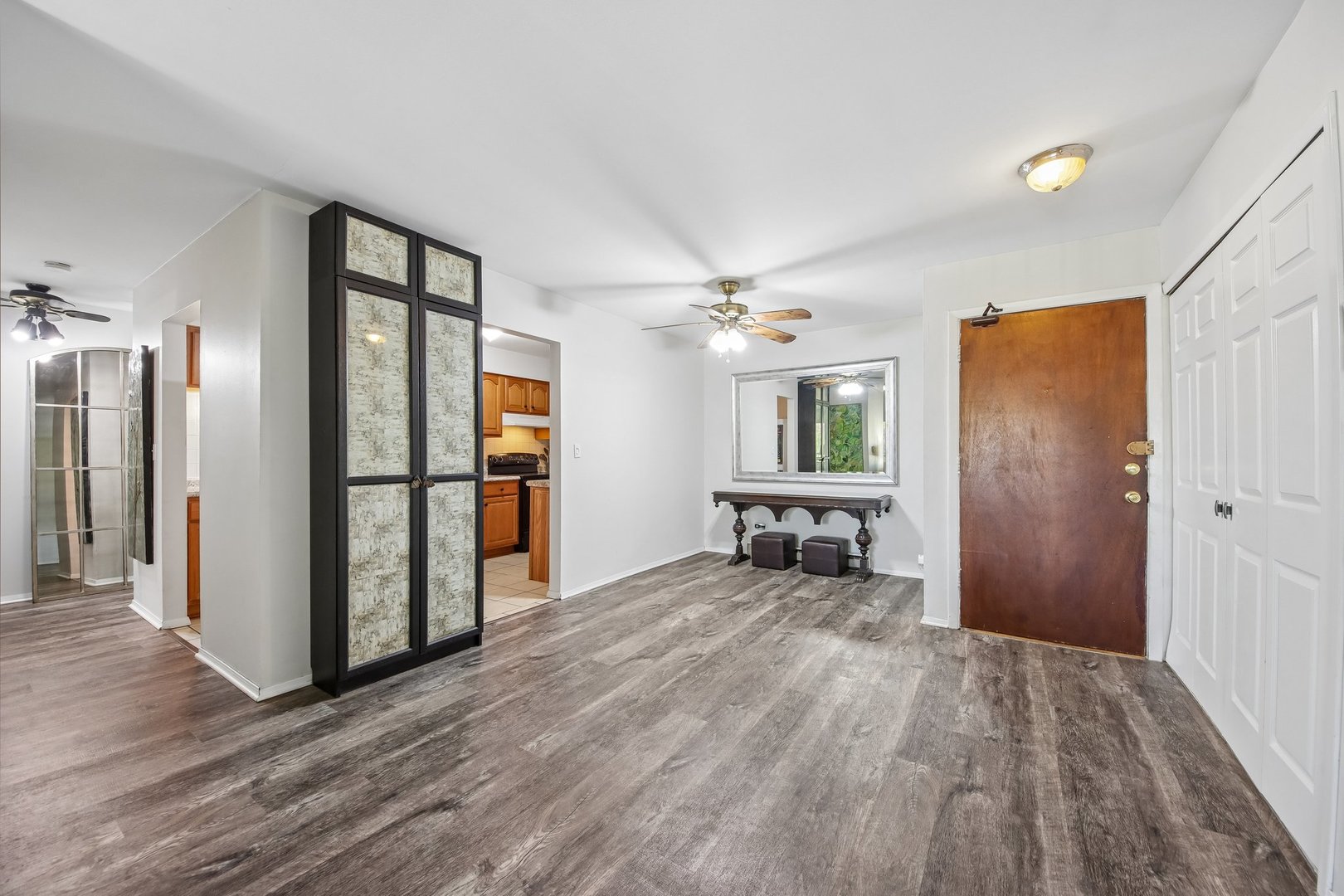 800 E Old Willow Road Unit: 208