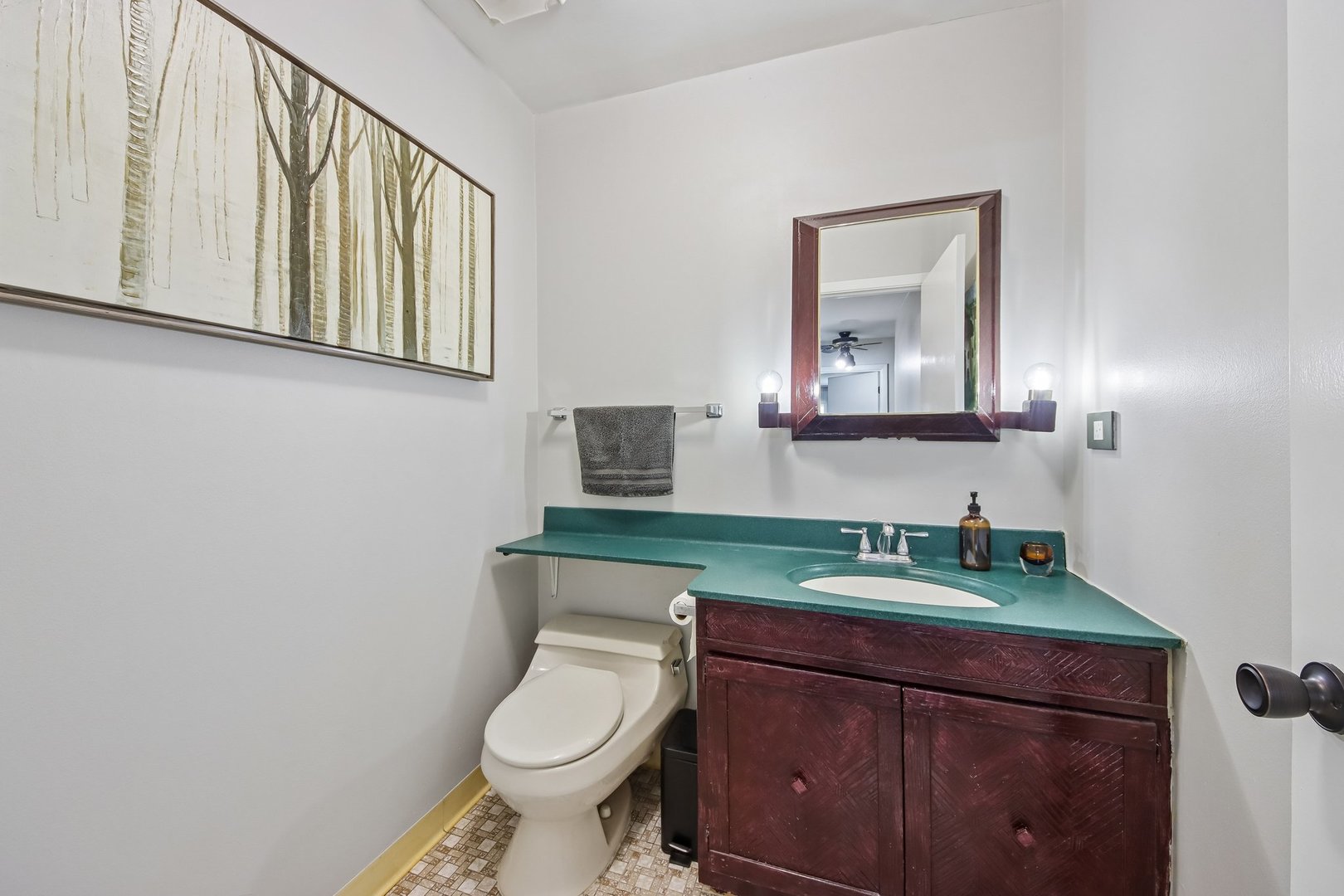 800 E Old Willow Road Unit: 208