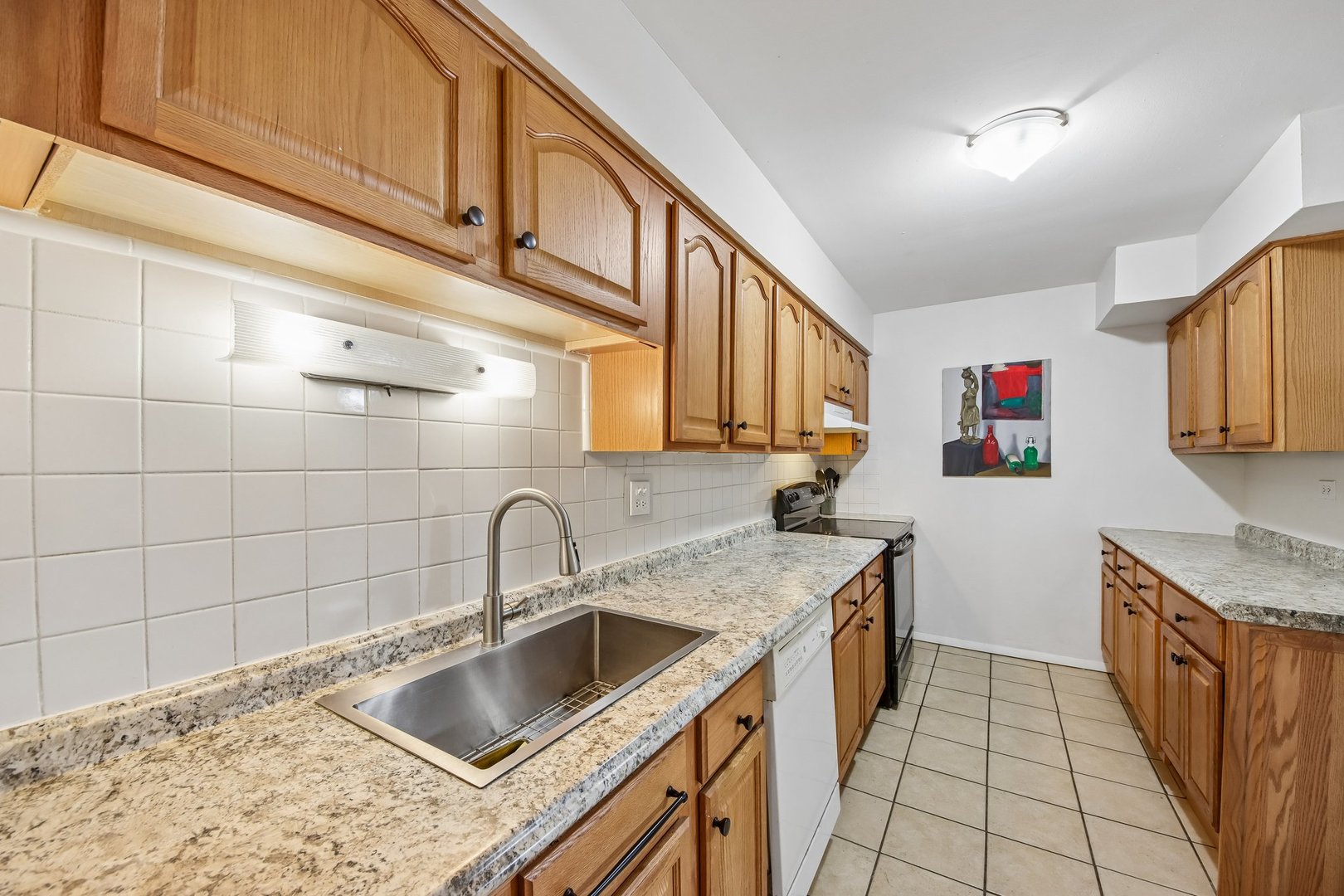 800 E Old Willow Road Unit: 208