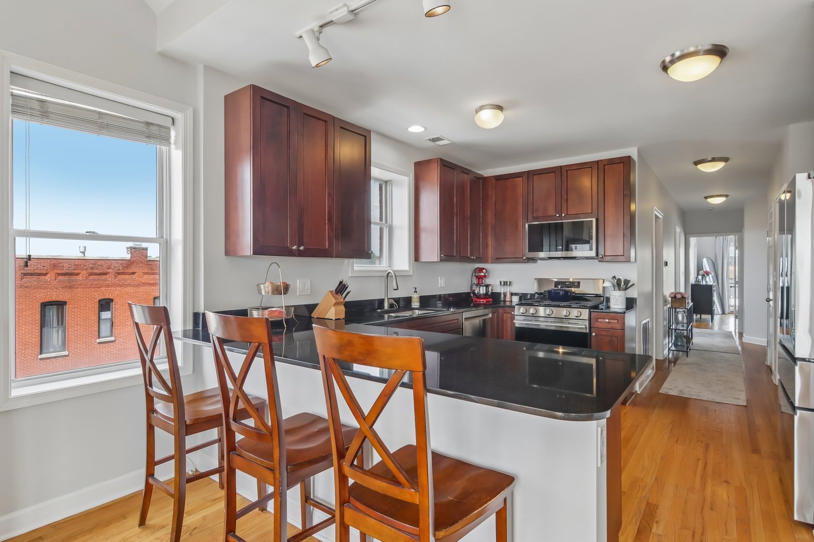 1015 S Western Avenue Unit: 4