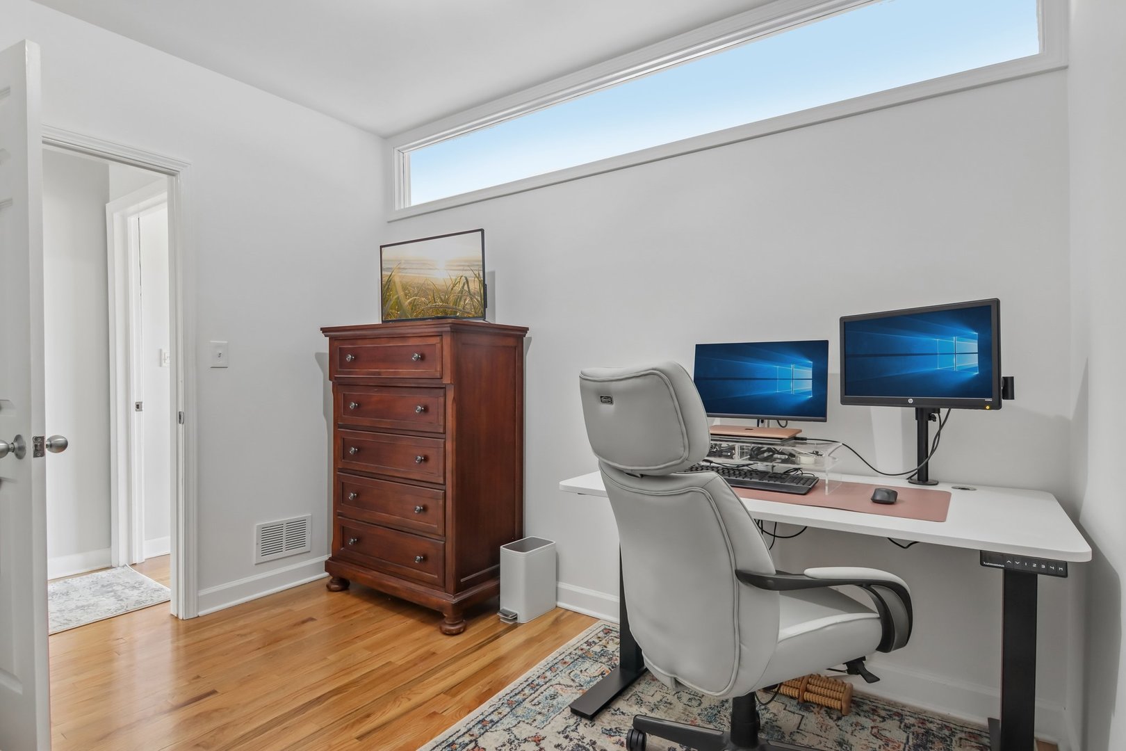 1015 S Western Avenue Unit: 4