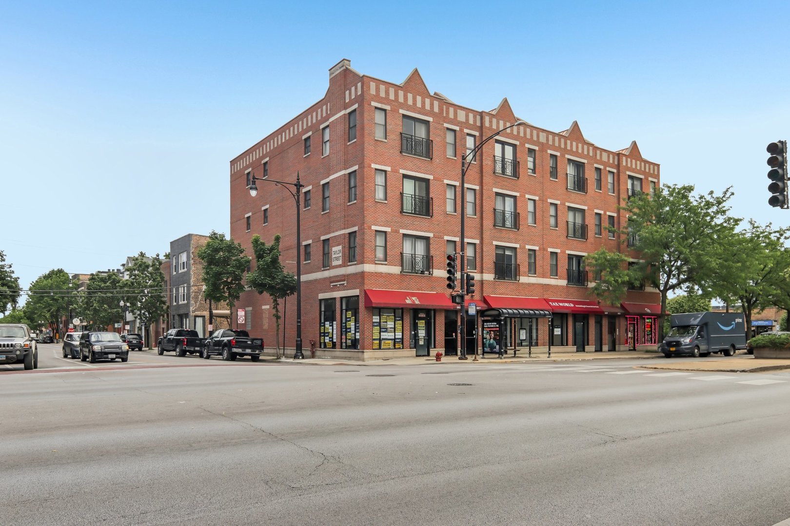 1015 S Western Avenue Unit: 4