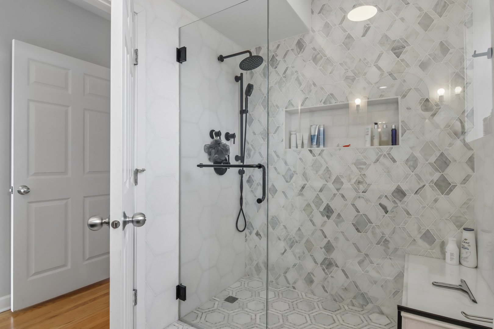 1015 S Western Avenue Unit: 4