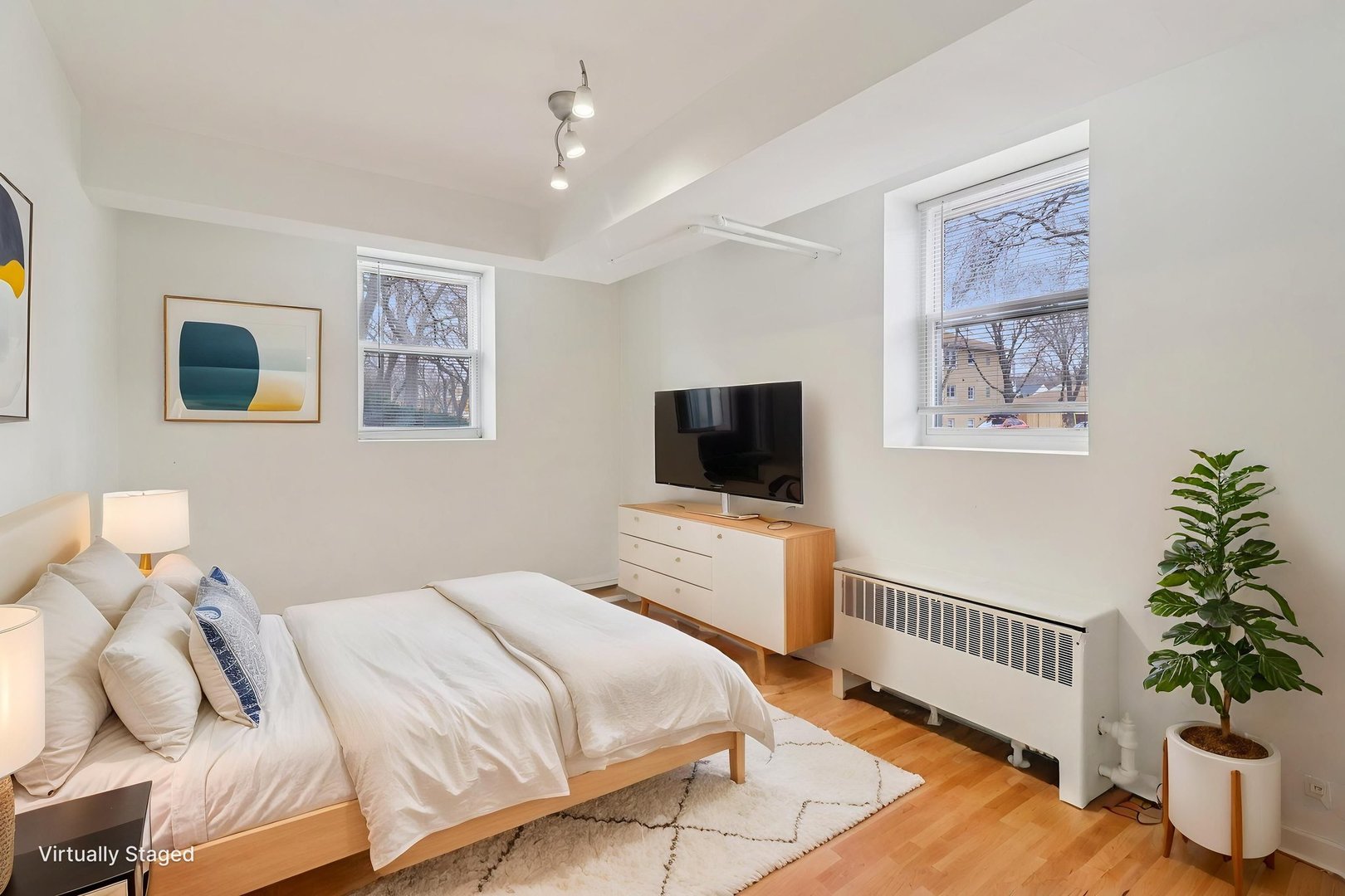 5325 N Francisco Avenue Unit: G
