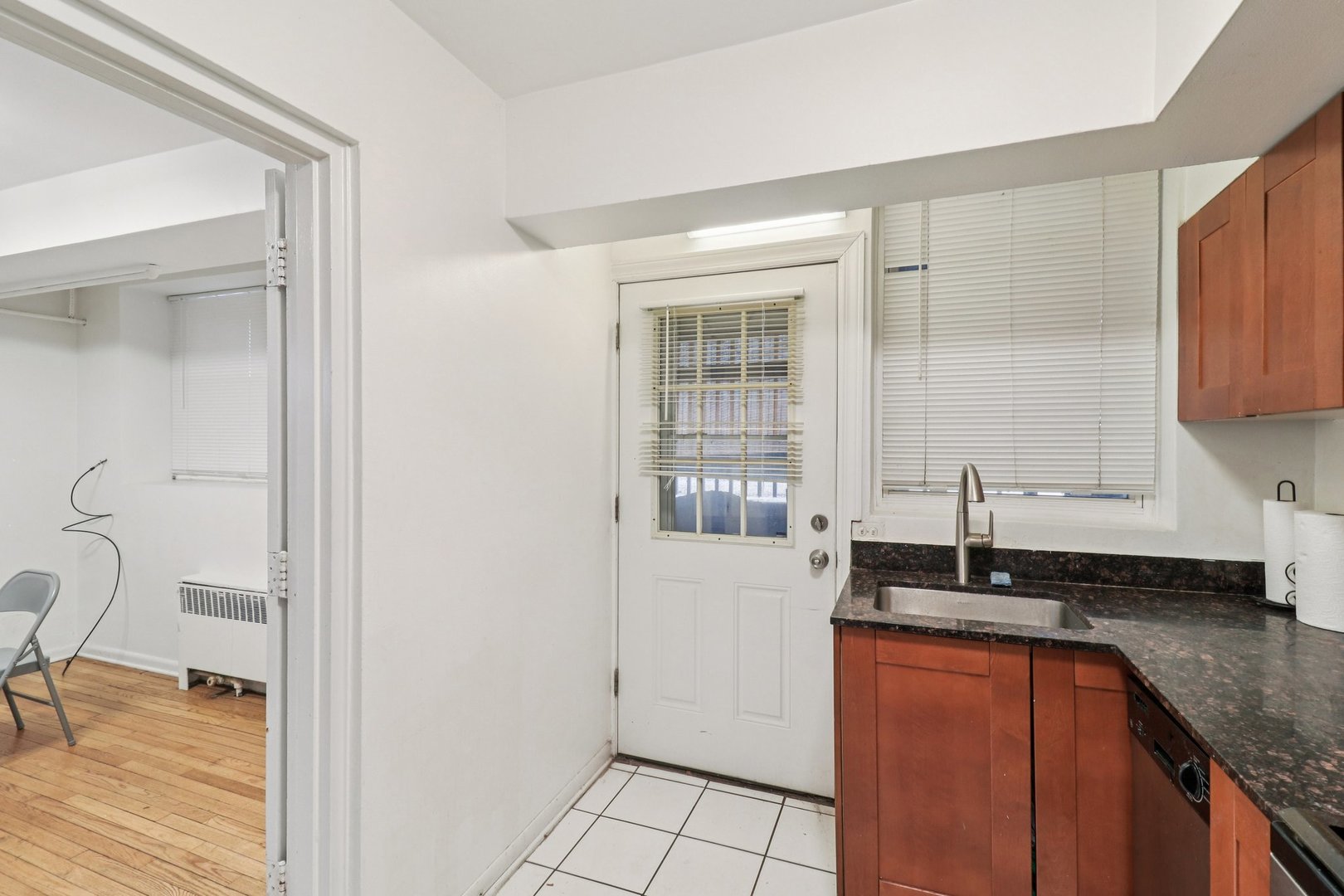 5325 N Francisco Avenue Unit: G