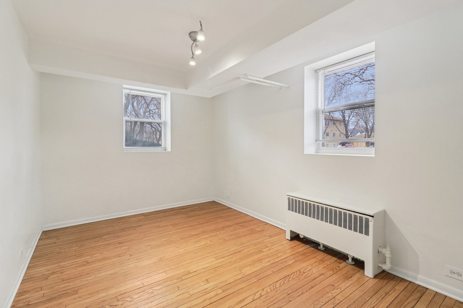 5325 N Francisco Avenue Unit: G