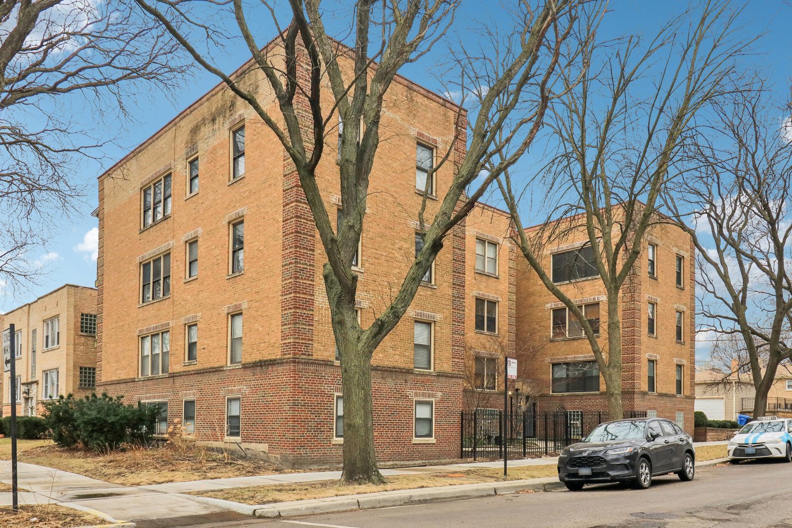 5325 N Francisco Avenue Unit: G