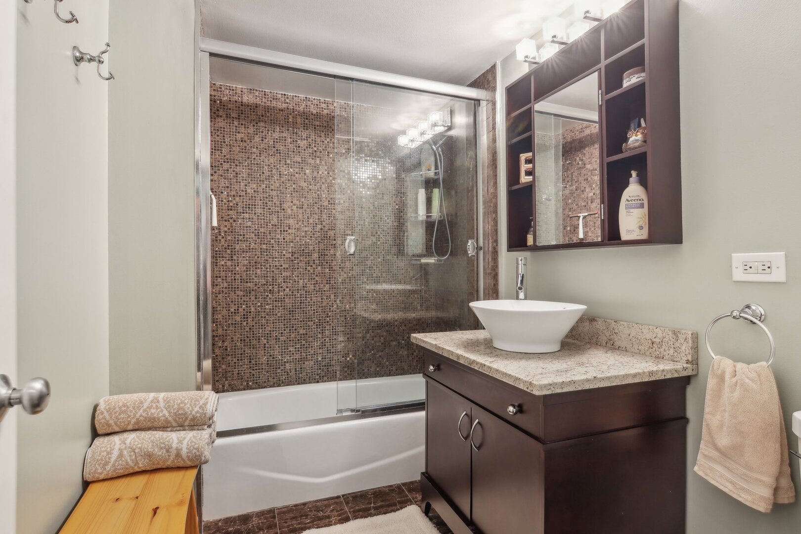 400 W ONTARIO Street Unit: 605