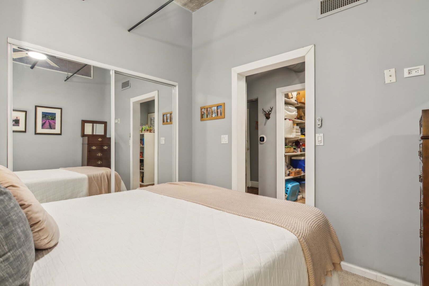 400 W ONTARIO Street Unit: 605