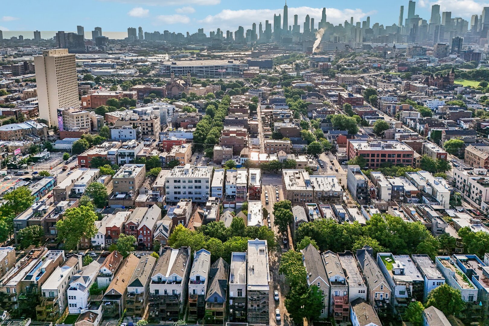 1050 N MARSHFIELD Avenue Unit: 1