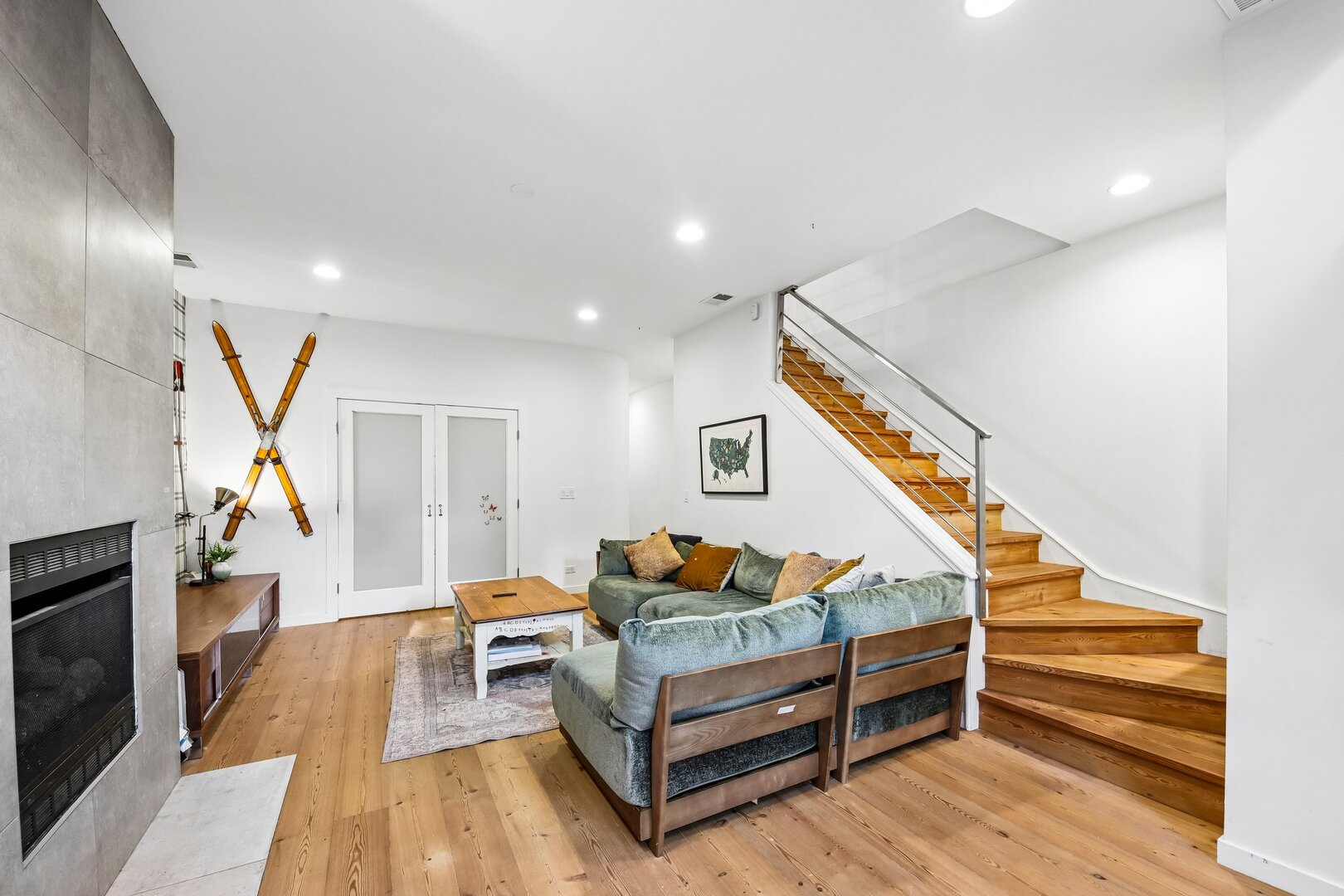 1050 N MARSHFIELD Avenue Unit: 1