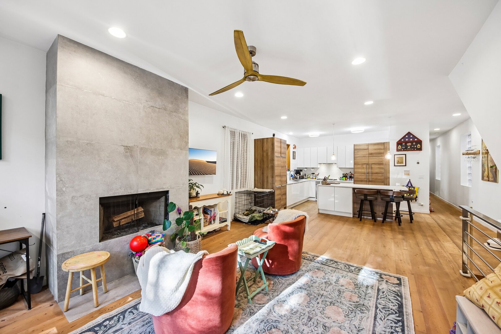 1050 N MARSHFIELD Avenue Unit: 1