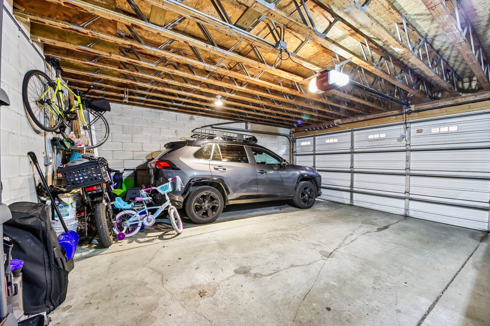 1050 N MARSHFIELD Avenue Unit: 1