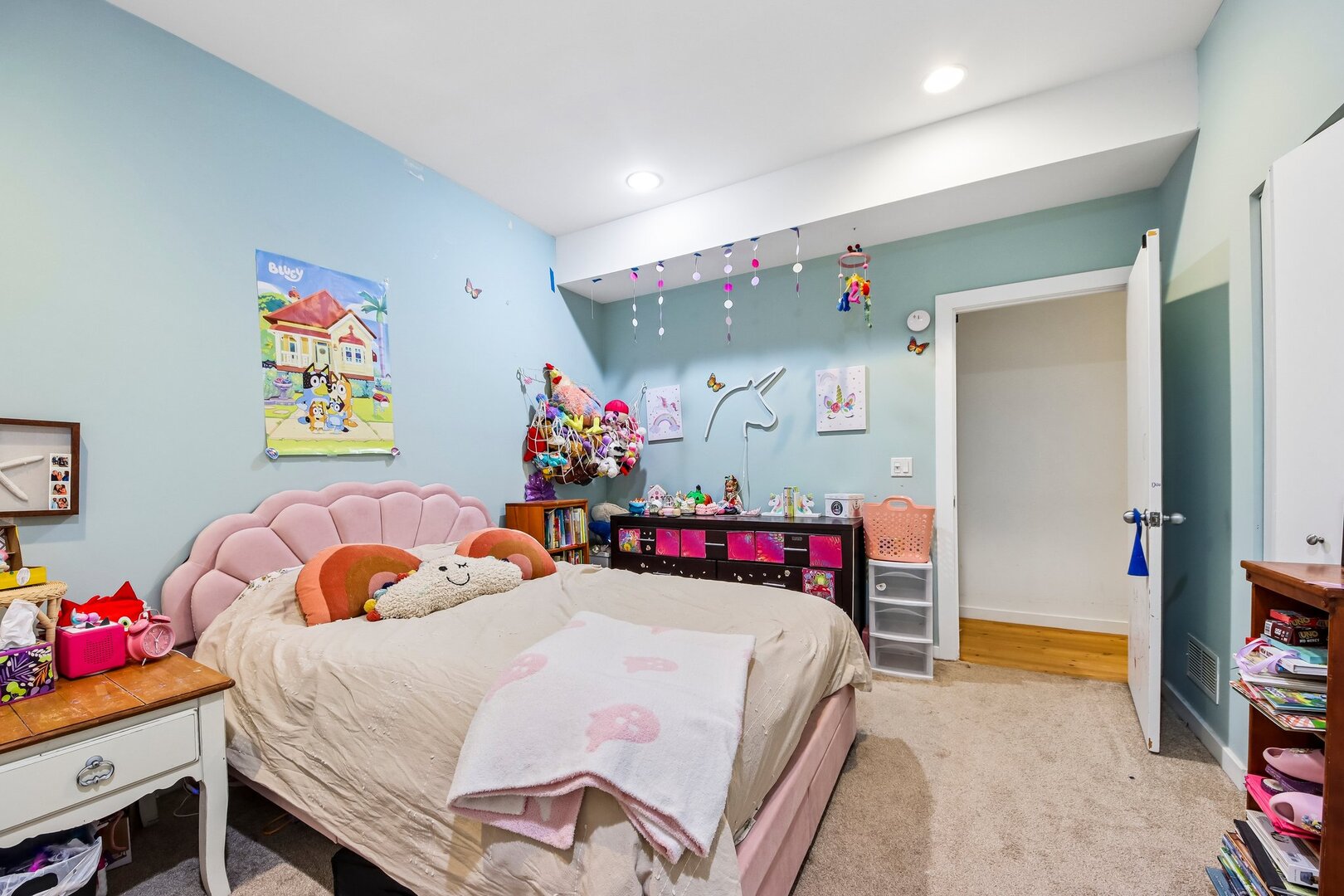 1050 N MARSHFIELD Avenue Unit: 1