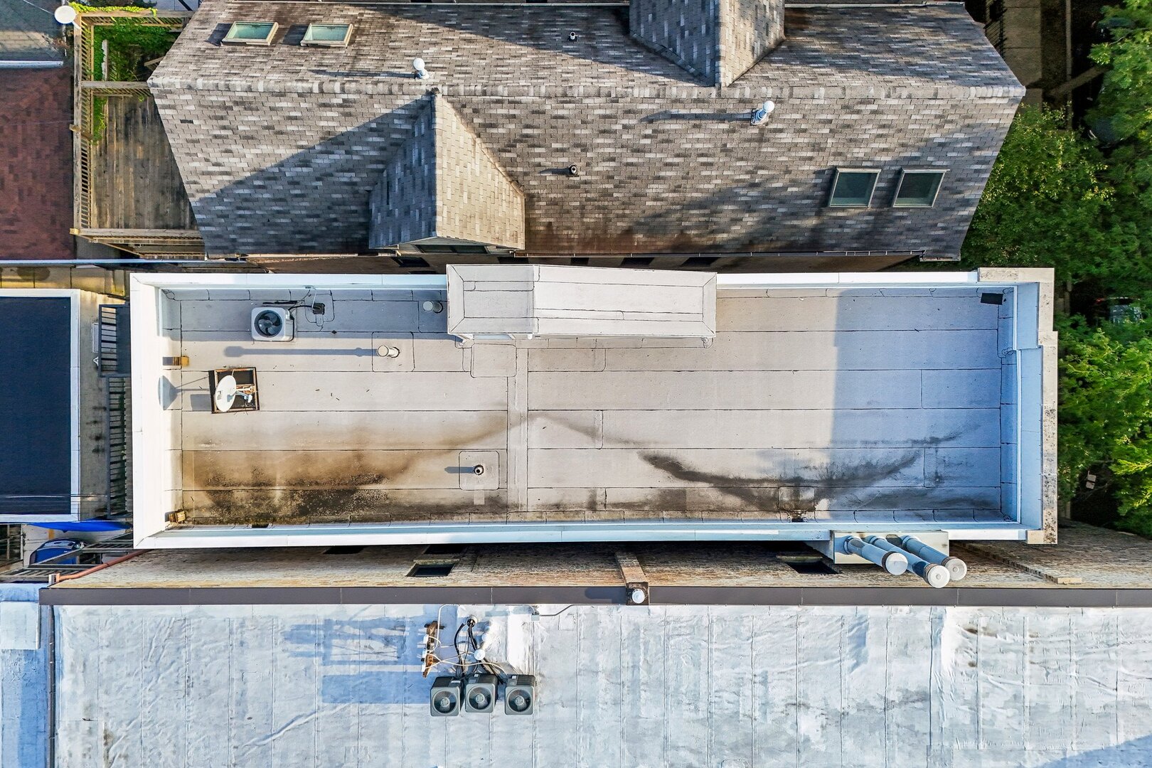 1050 N MARSHFIELD Avenue Unit: 1