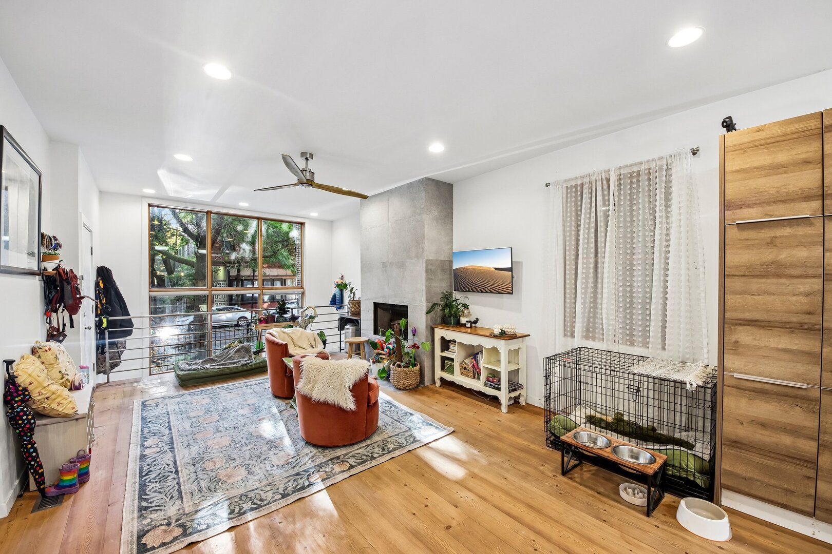 1050 N MARSHFIELD Avenue Unit: 1
