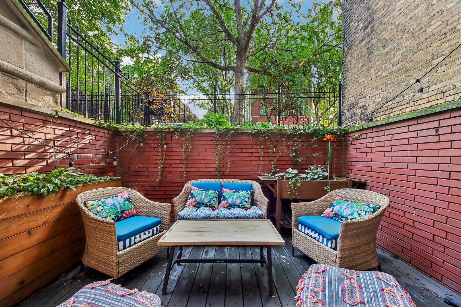 1050 N MARSHFIELD Avenue Unit: 1