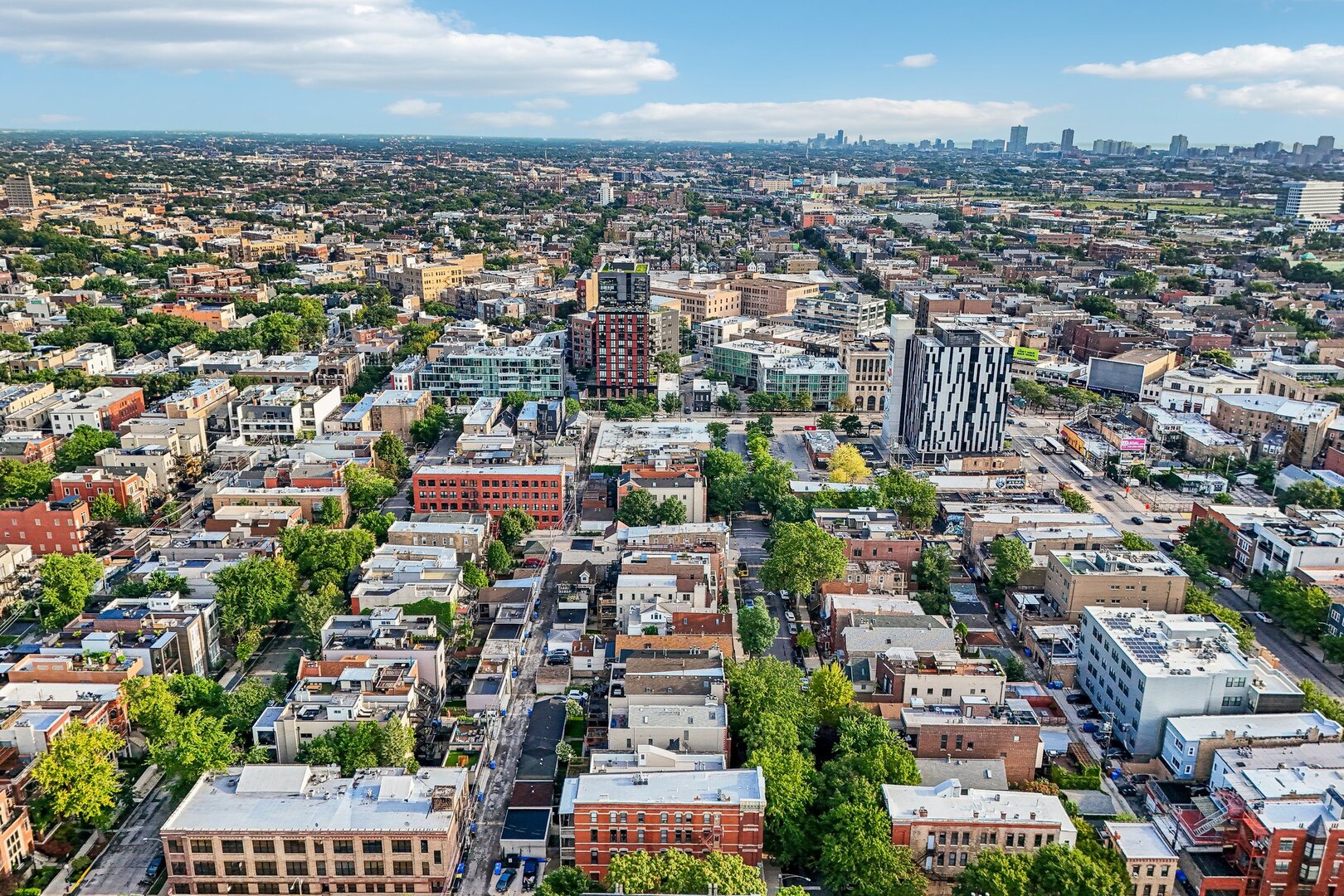 1050 N MARSHFIELD Avenue Unit: 1
