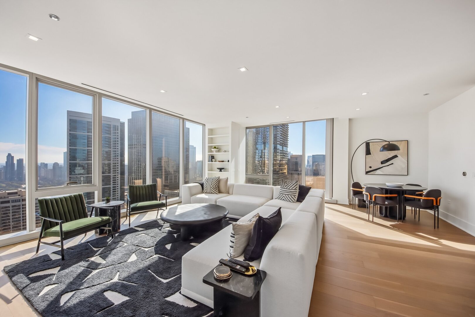 363 E Wacker Drive Unit: 4203