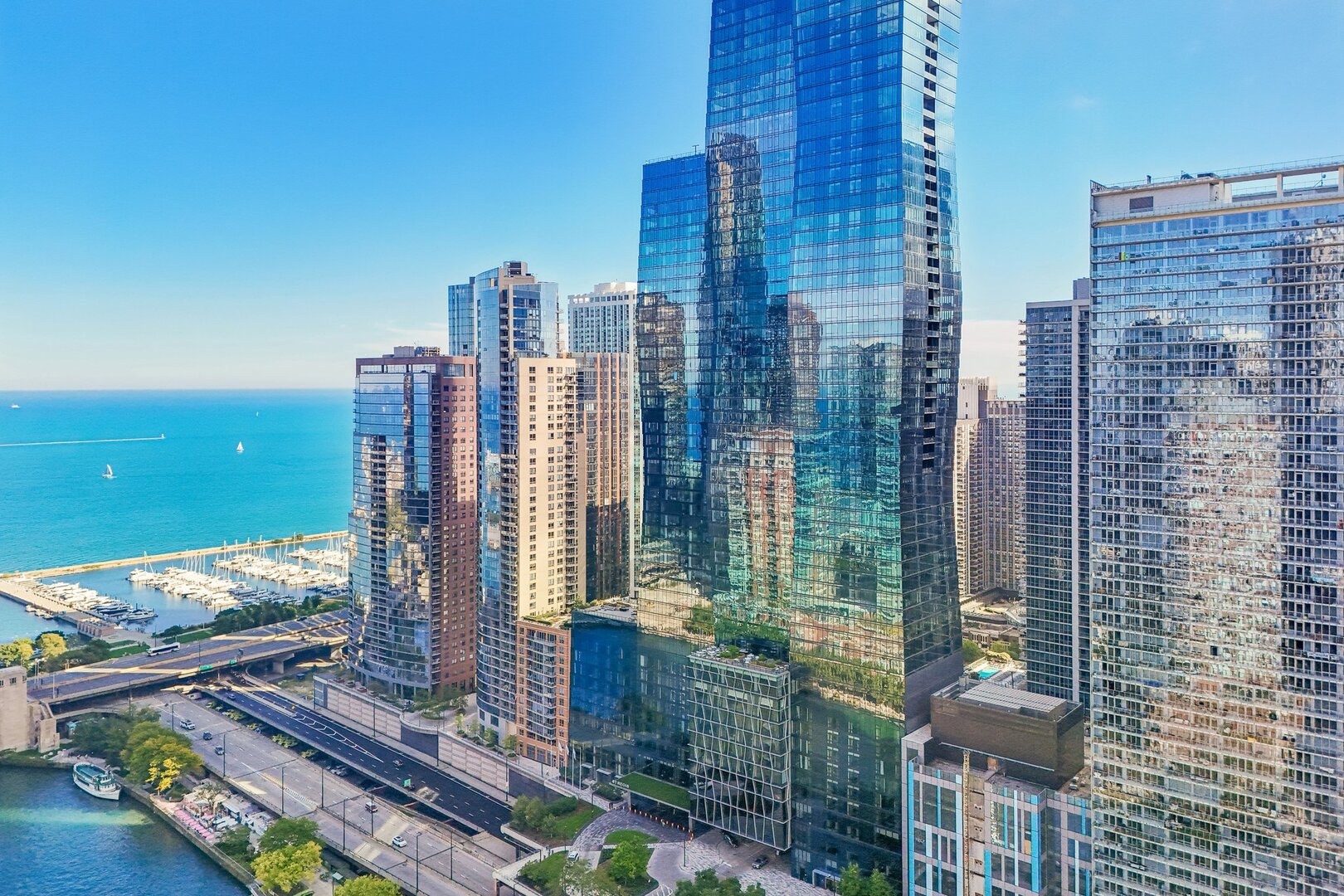 363 E Wacker Drive Unit: 4203