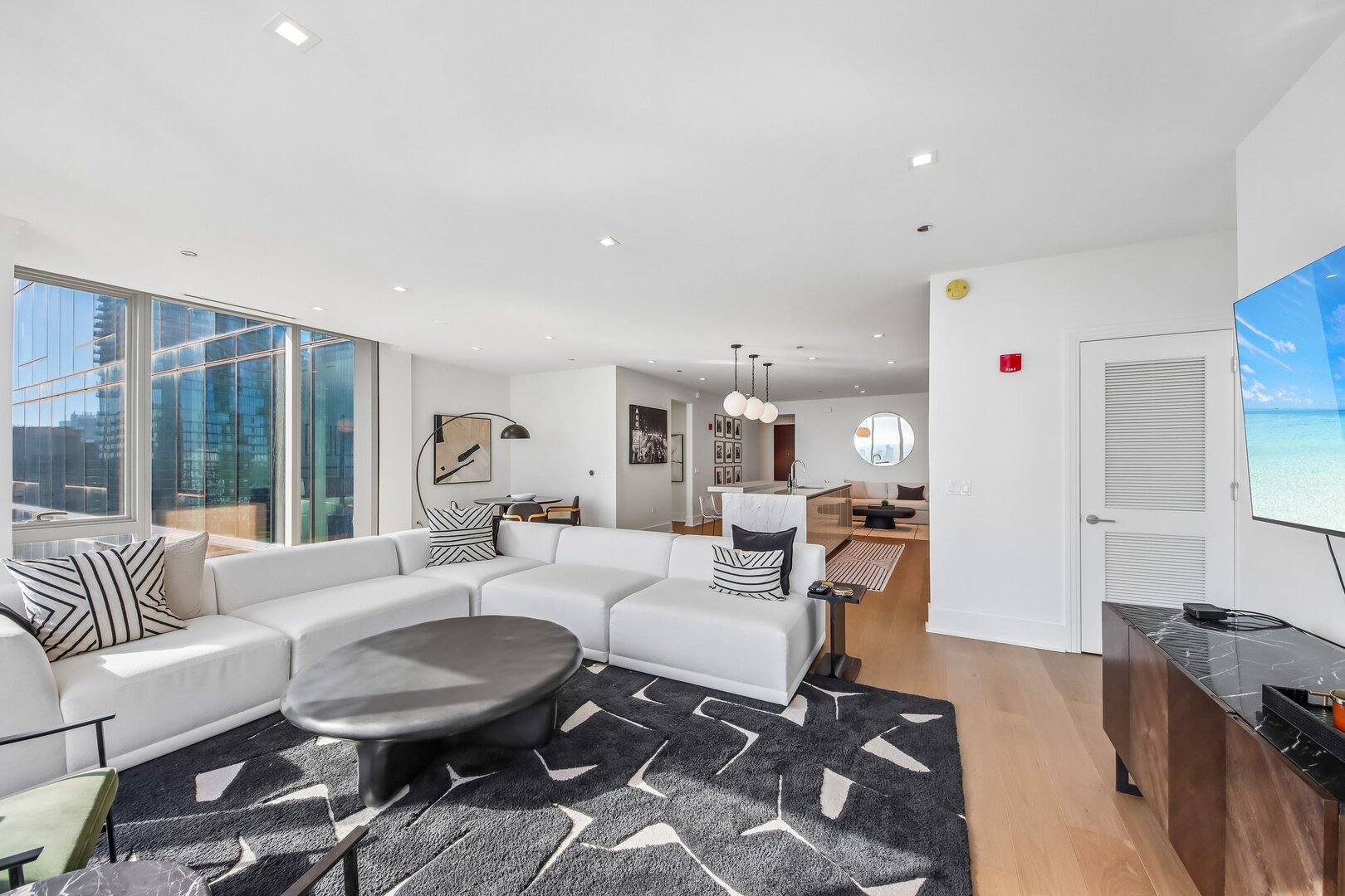 363 E Wacker Drive Unit: 4203