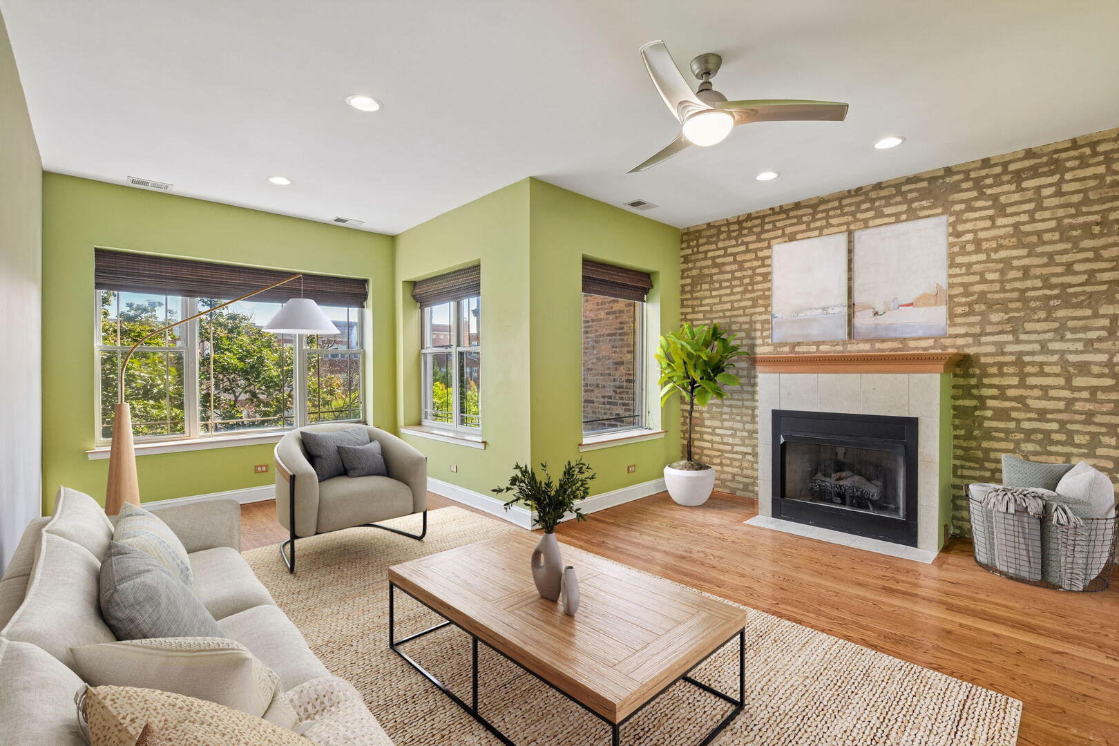 4942 N SPAULDING Avenue Unit: 3S