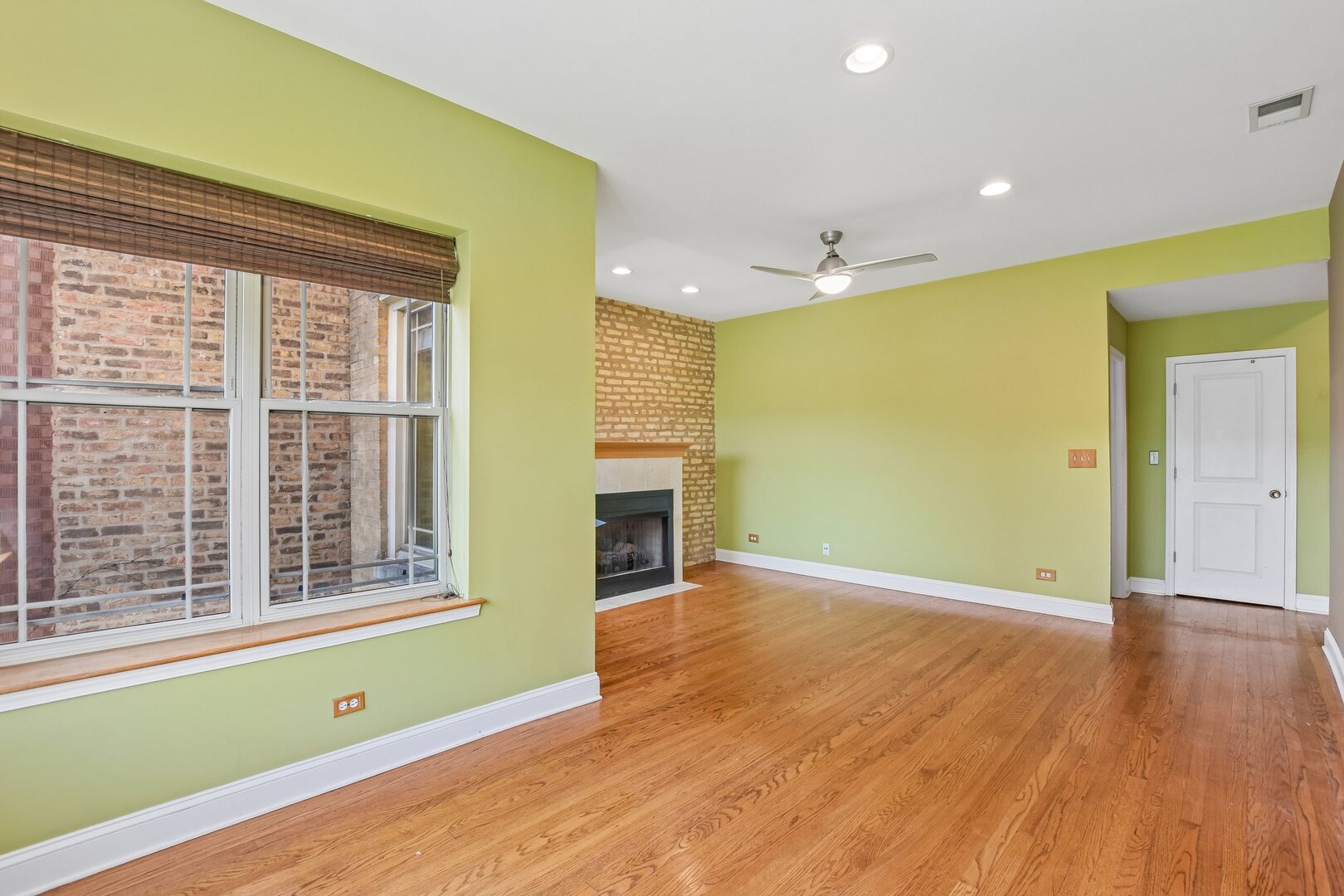 4942 N SPAULDING Avenue Unit: 3S