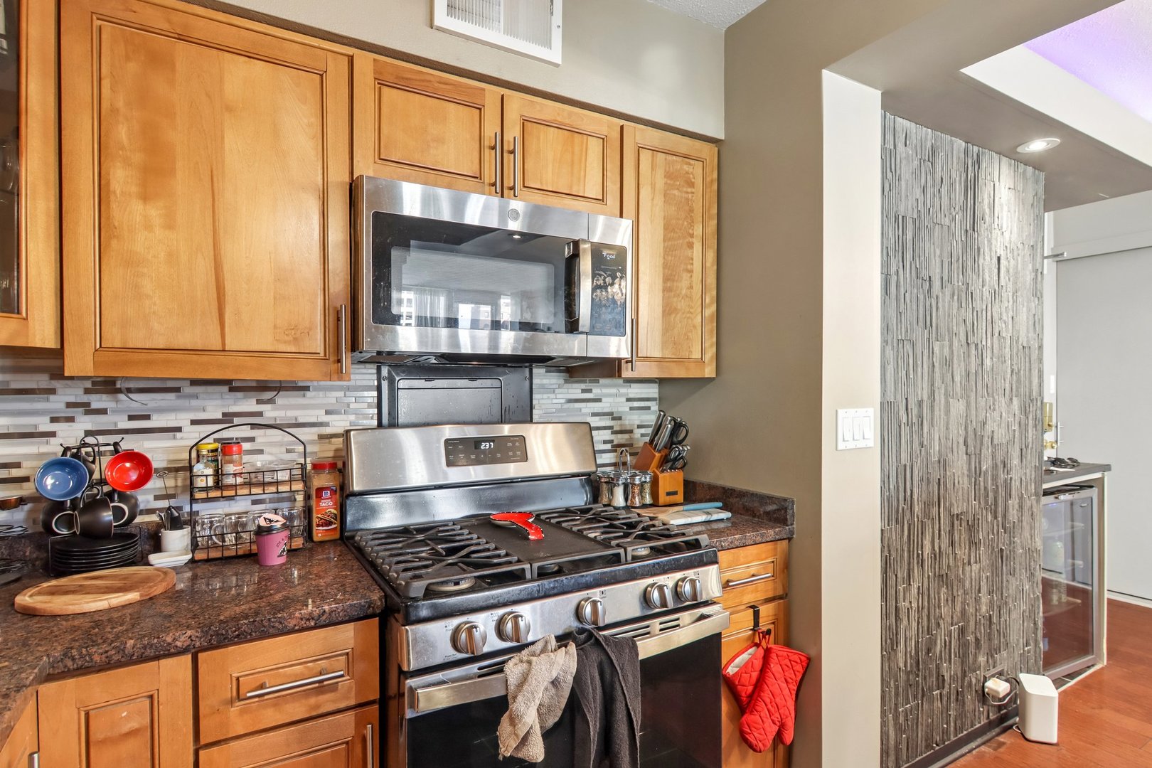 1000 N Lake Shore Drive Unit: 1604