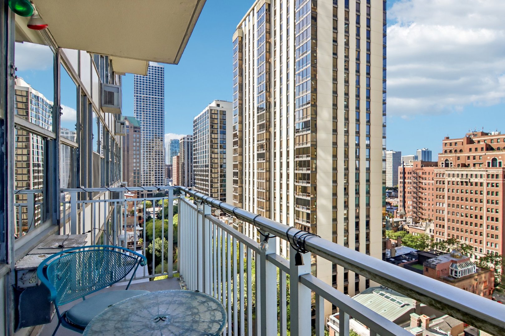 1000 N Lake Shore Drive Unit: 1604