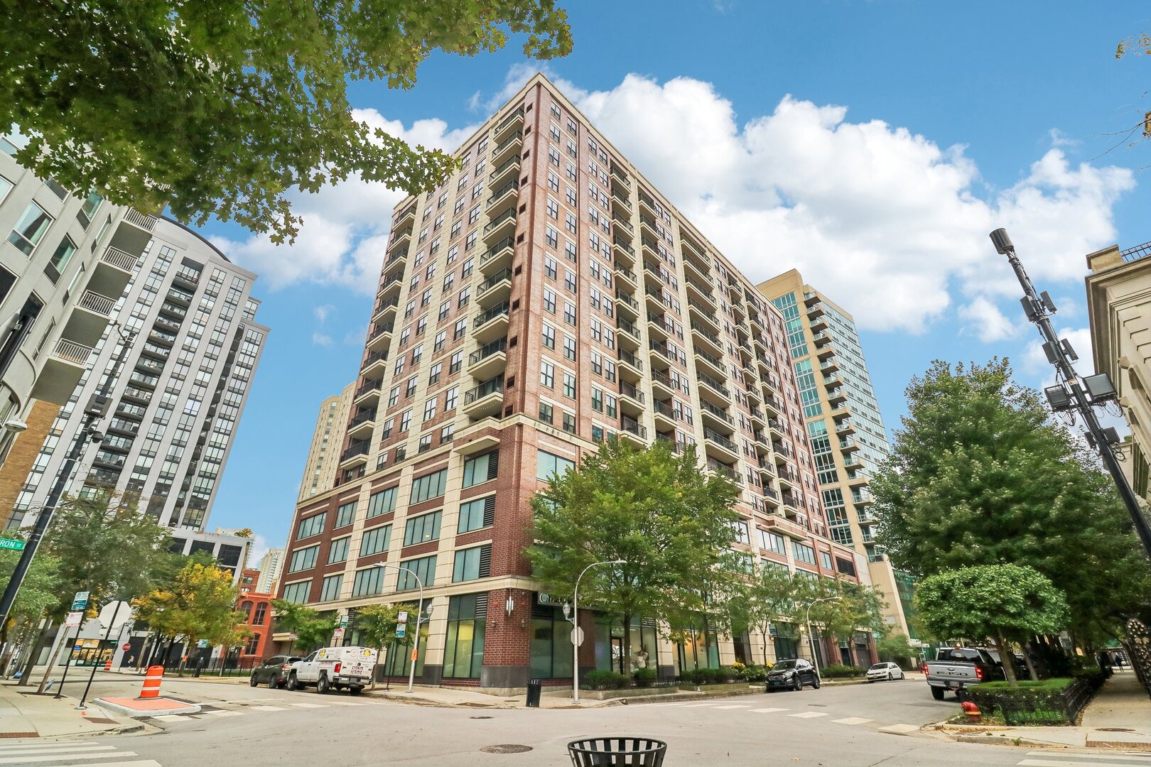 451 W HURON Street Unit: 1112