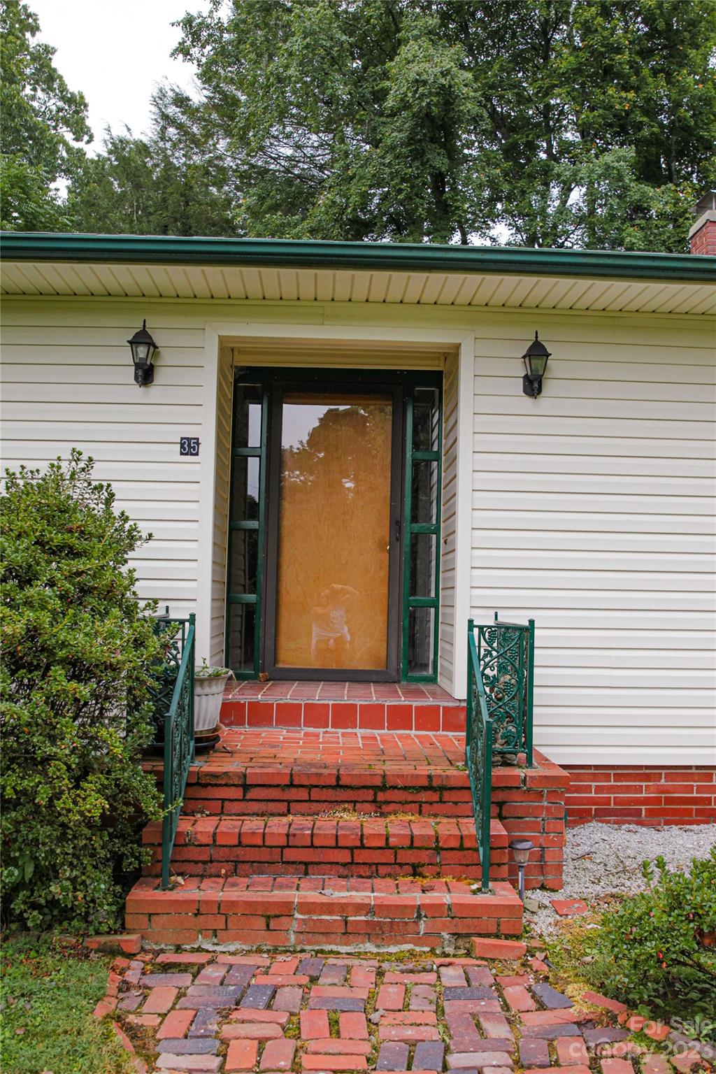 35 Rhododendron Avenue