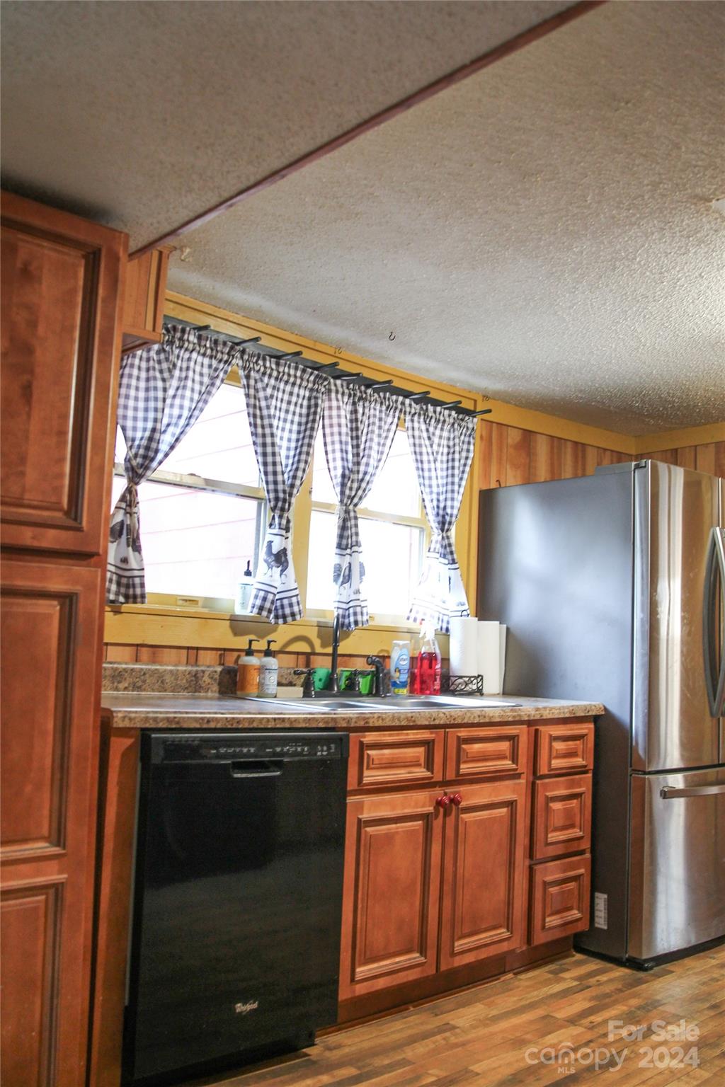 1407 Snow Creek Road