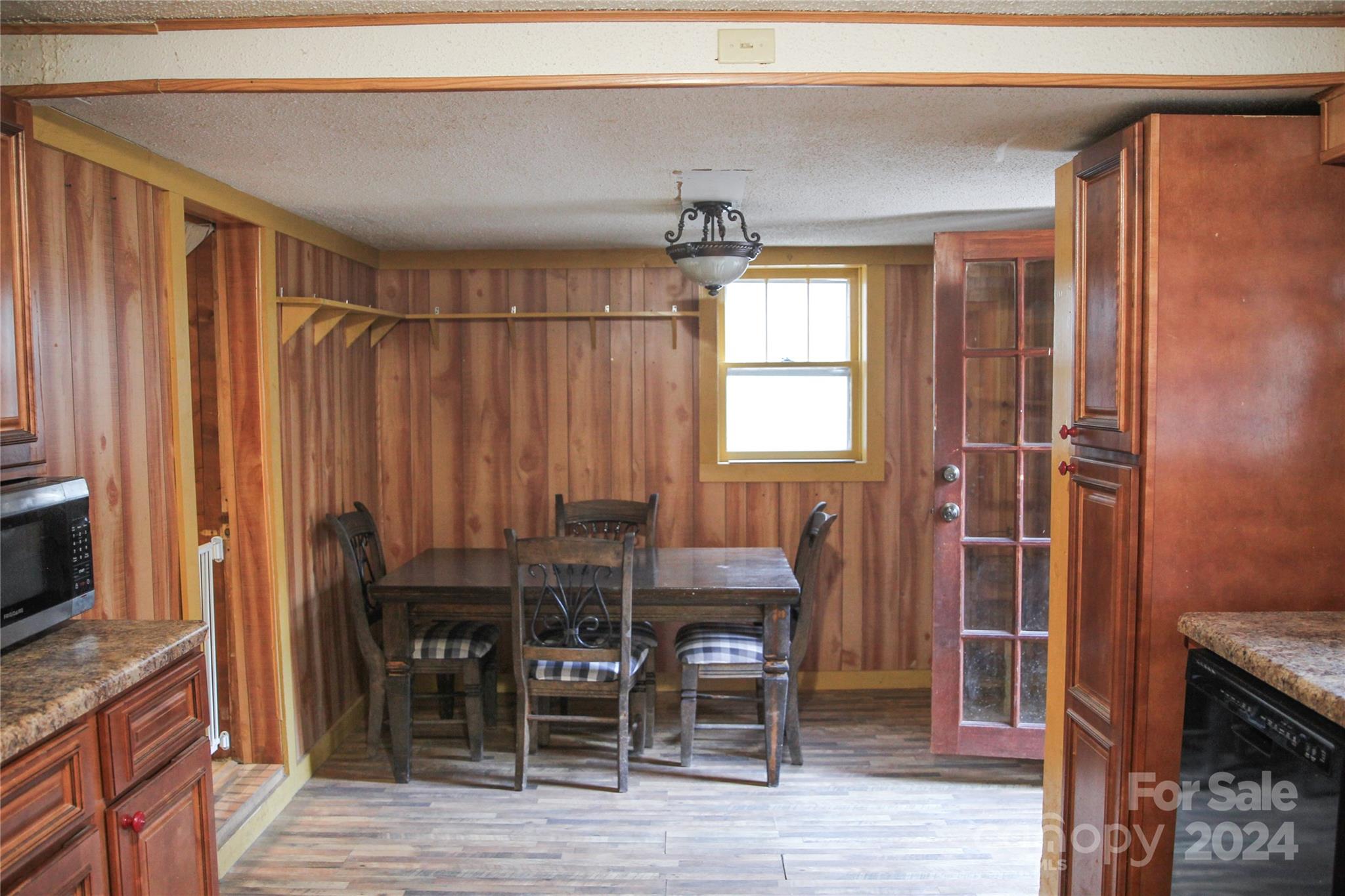 1407 Snow Creek Road