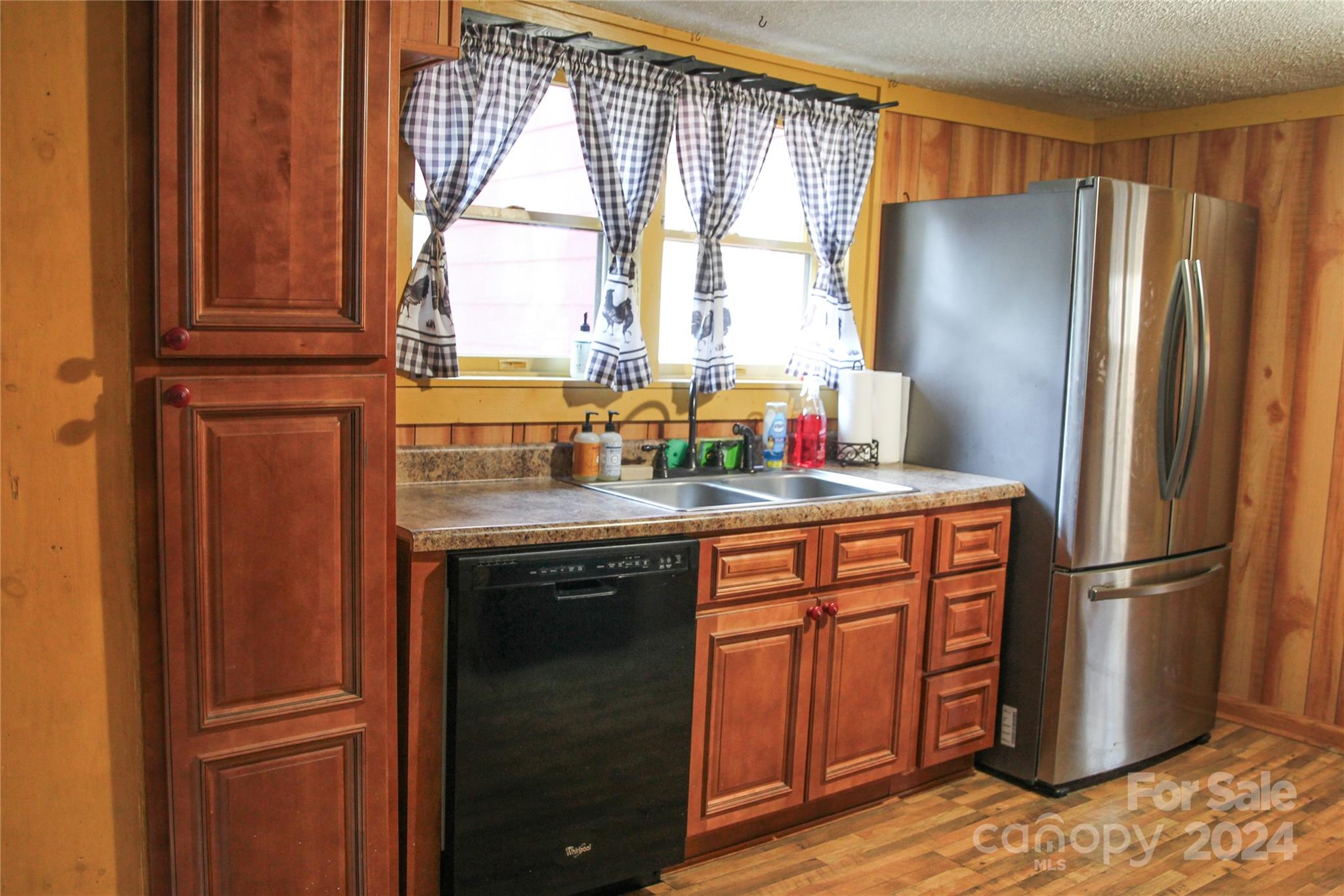 1407 Snow Creek Road