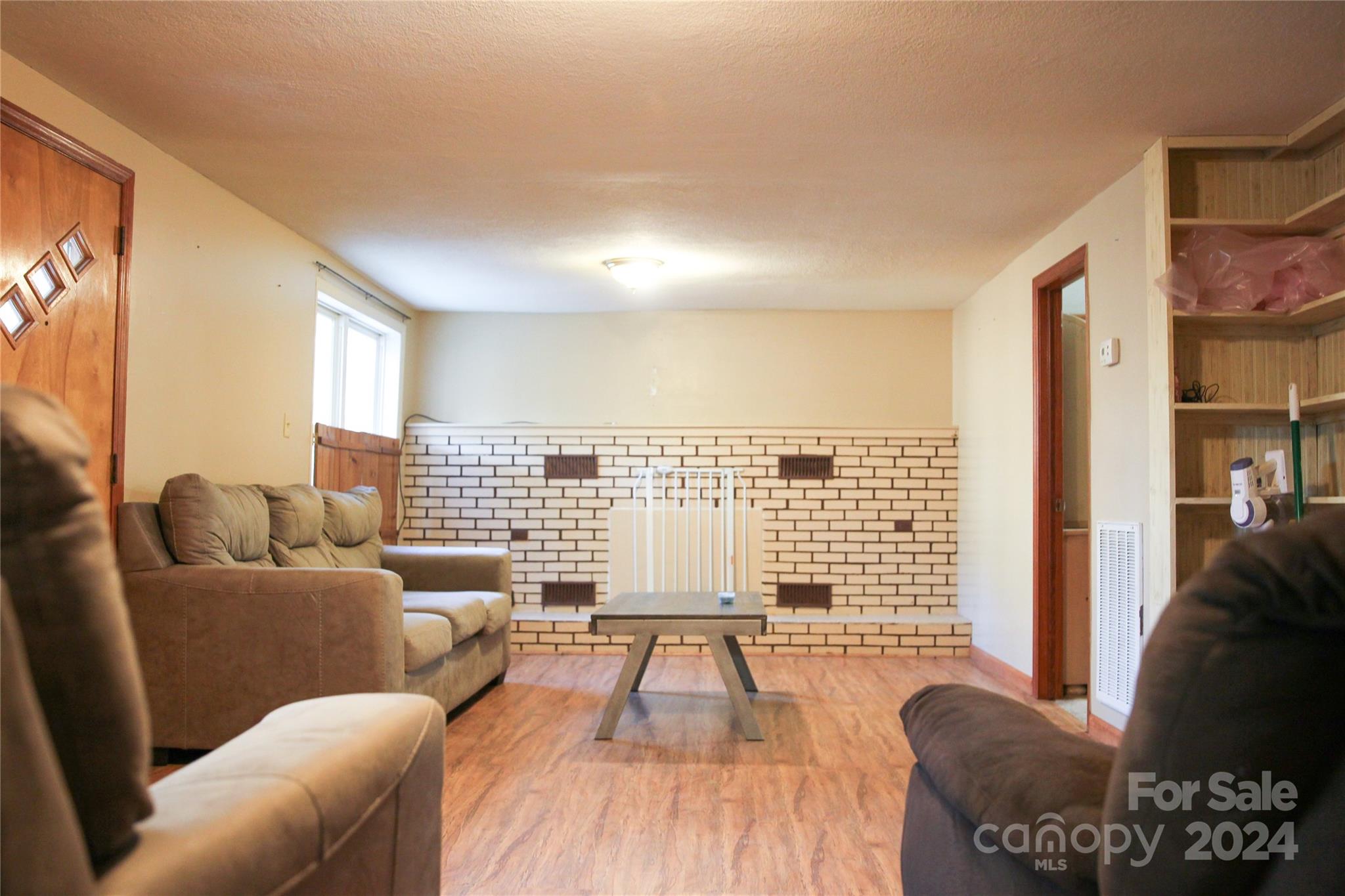 1407 Snow Creek Road