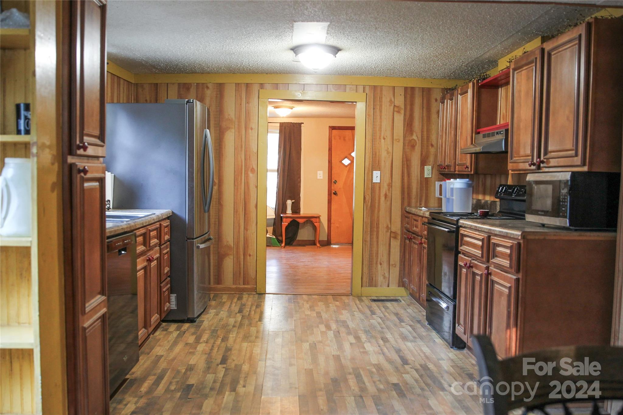 1407 Snow Creek Road