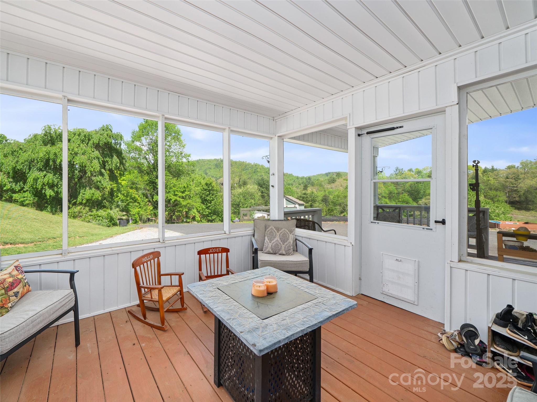 48 Meadowlark Lane