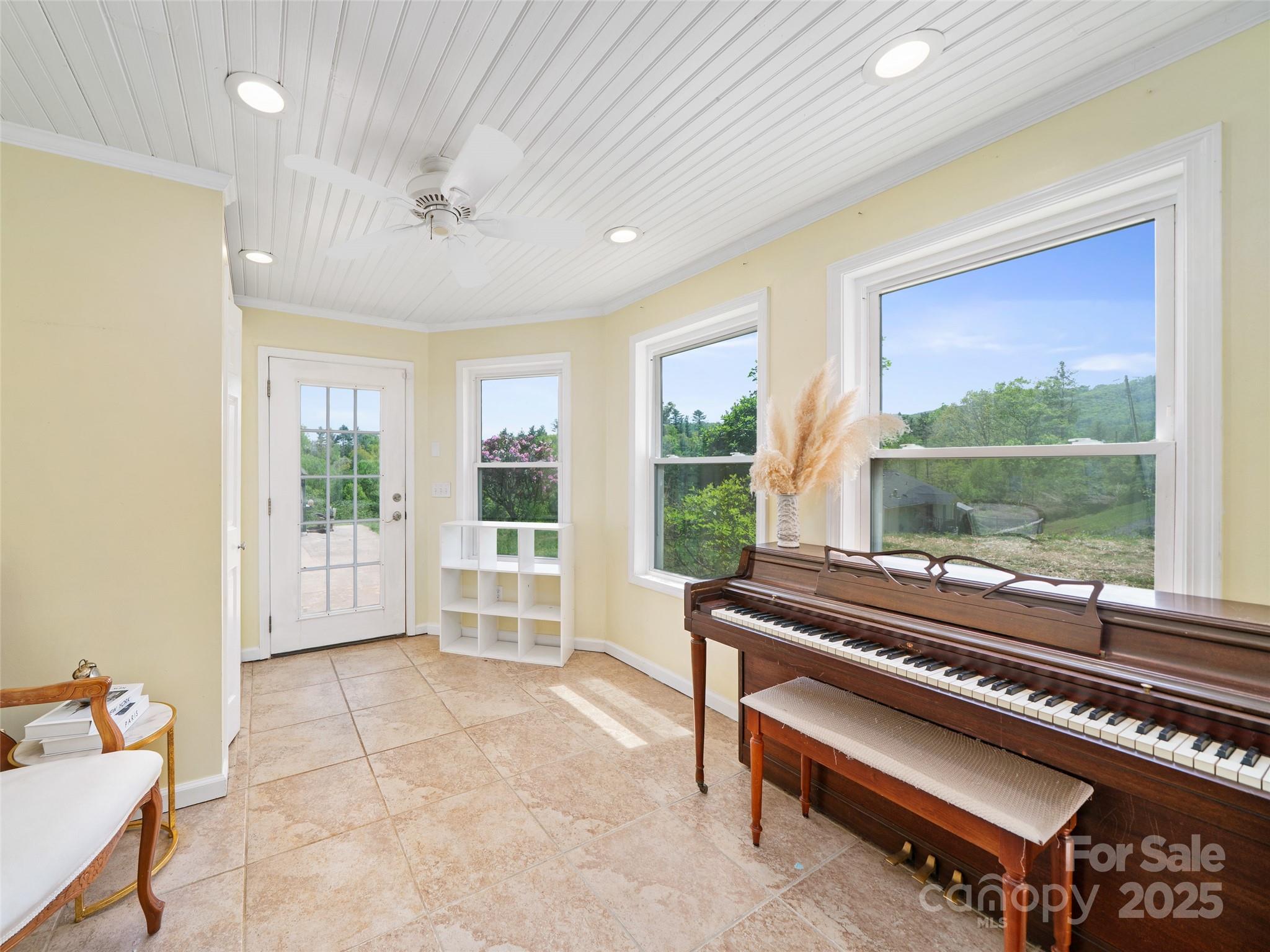 48 Meadowlark Lane