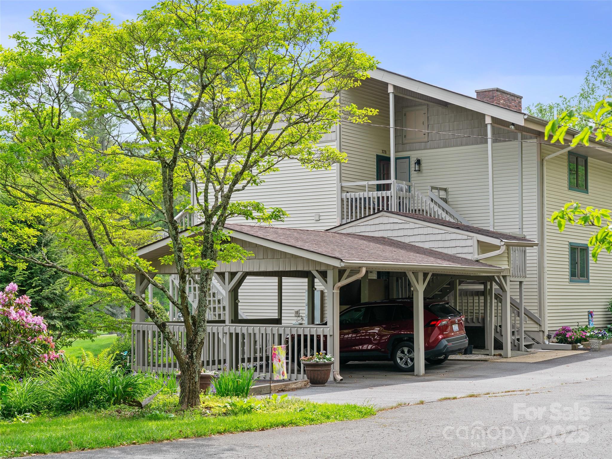 301 Fairway Lane