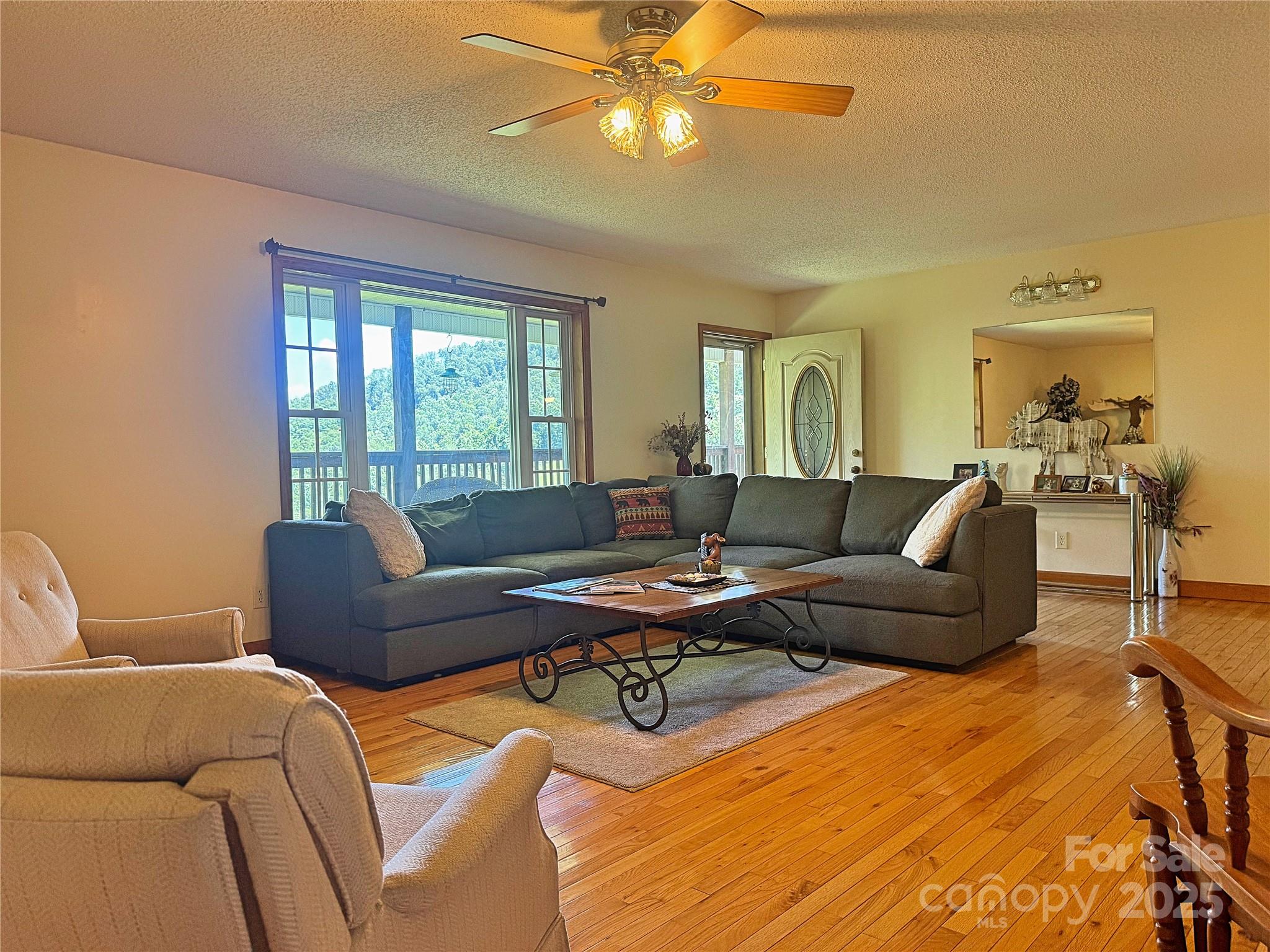1586 Arbuckle Road