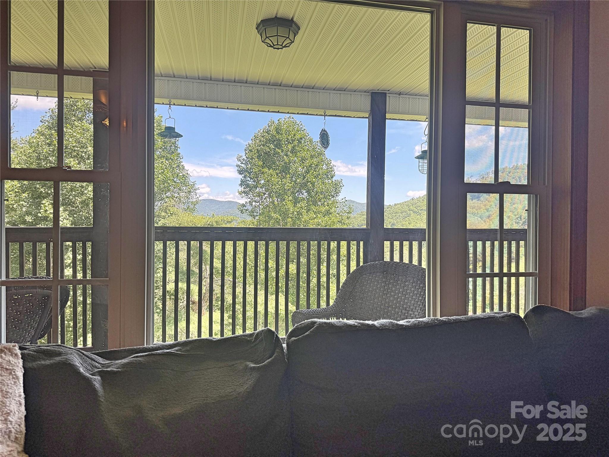 1586 Arbuckle Road